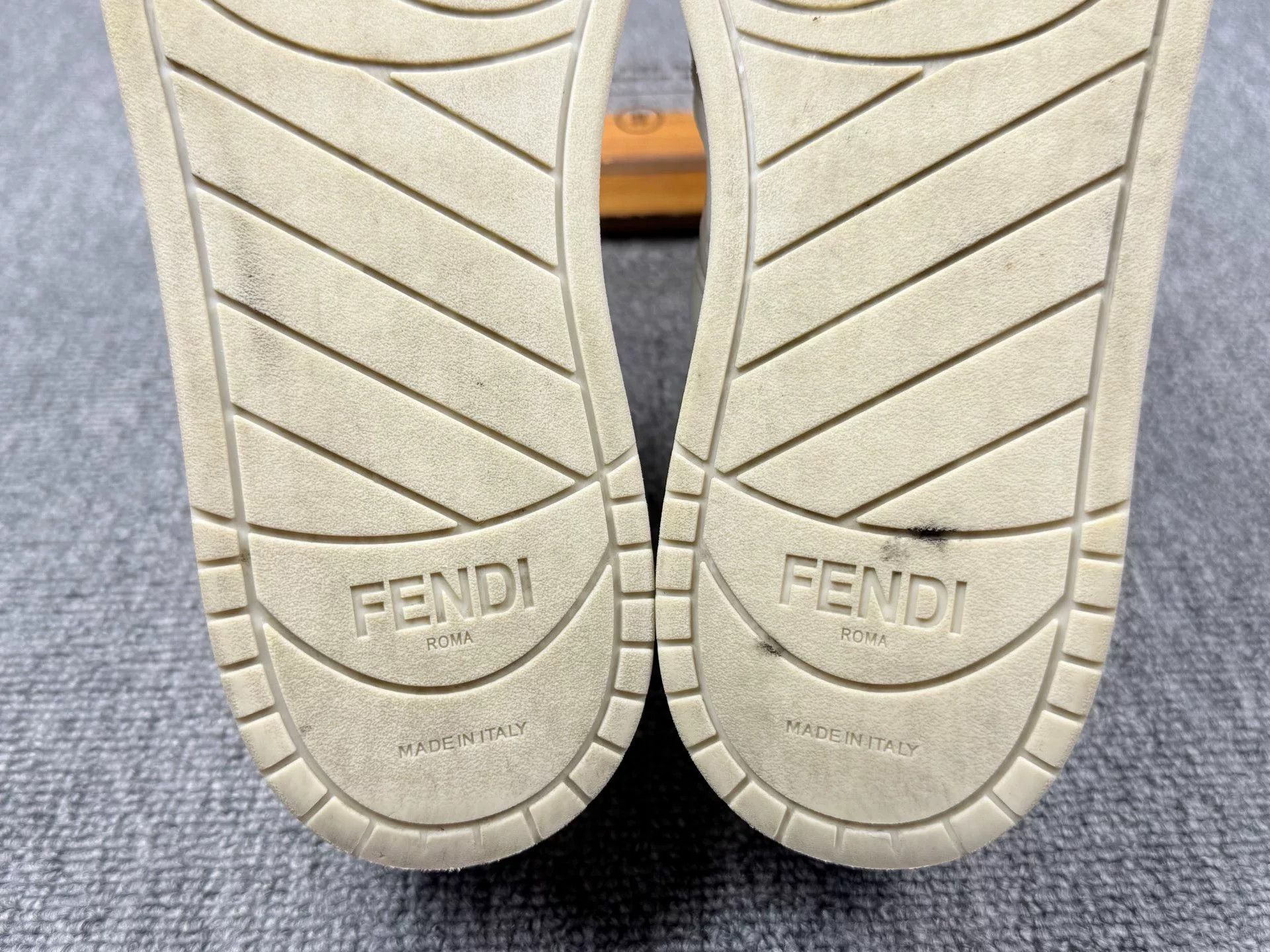 Fendi Fendi Multi Lowtop Sneakers it_36 Women Size US 6 / IT 36 - 8 Thumbnail