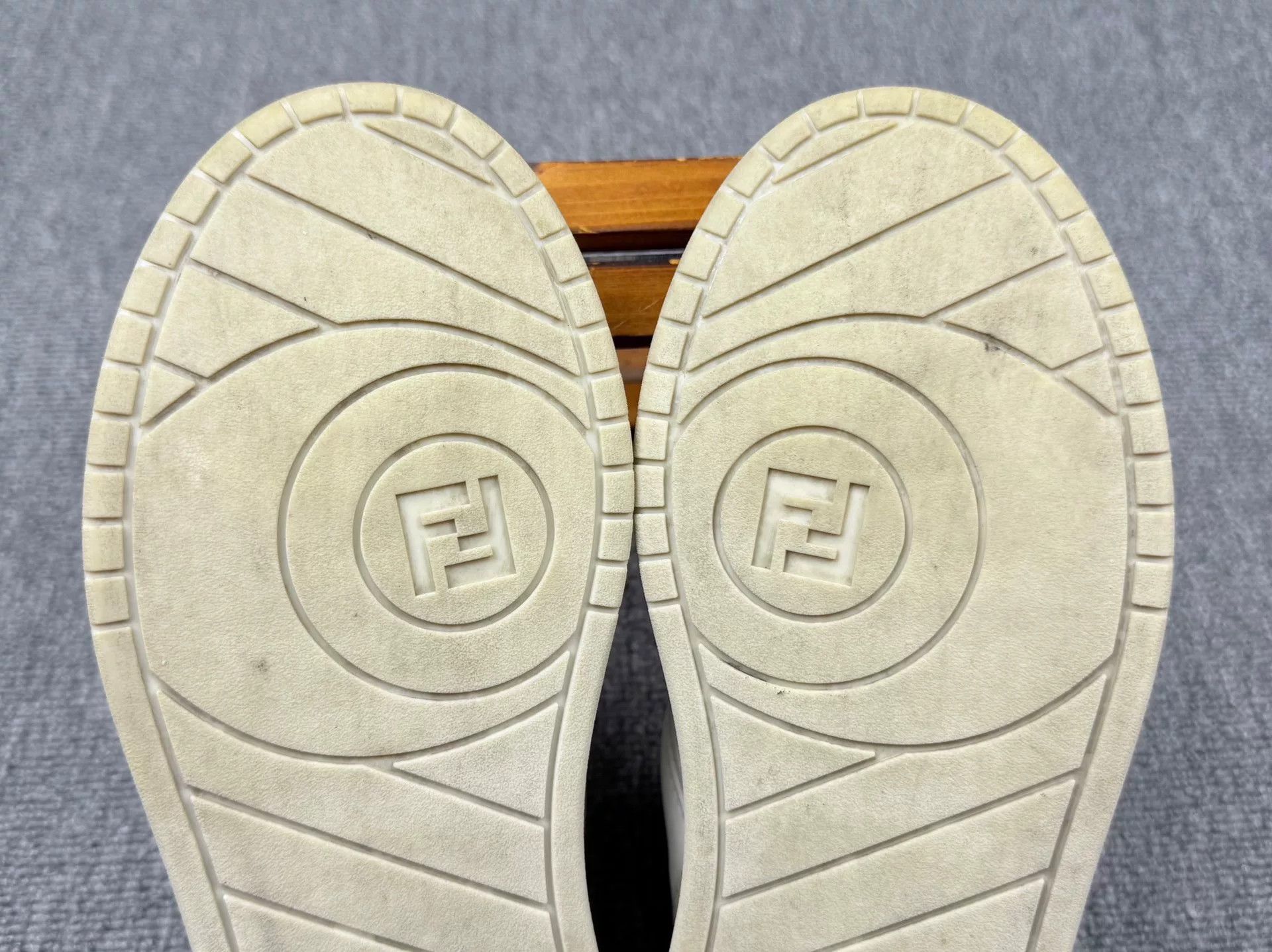 Fendi Fendi Multi Lowtop Sneakers it_36 Women Size US 6 / IT 36 - 7 Thumbnail