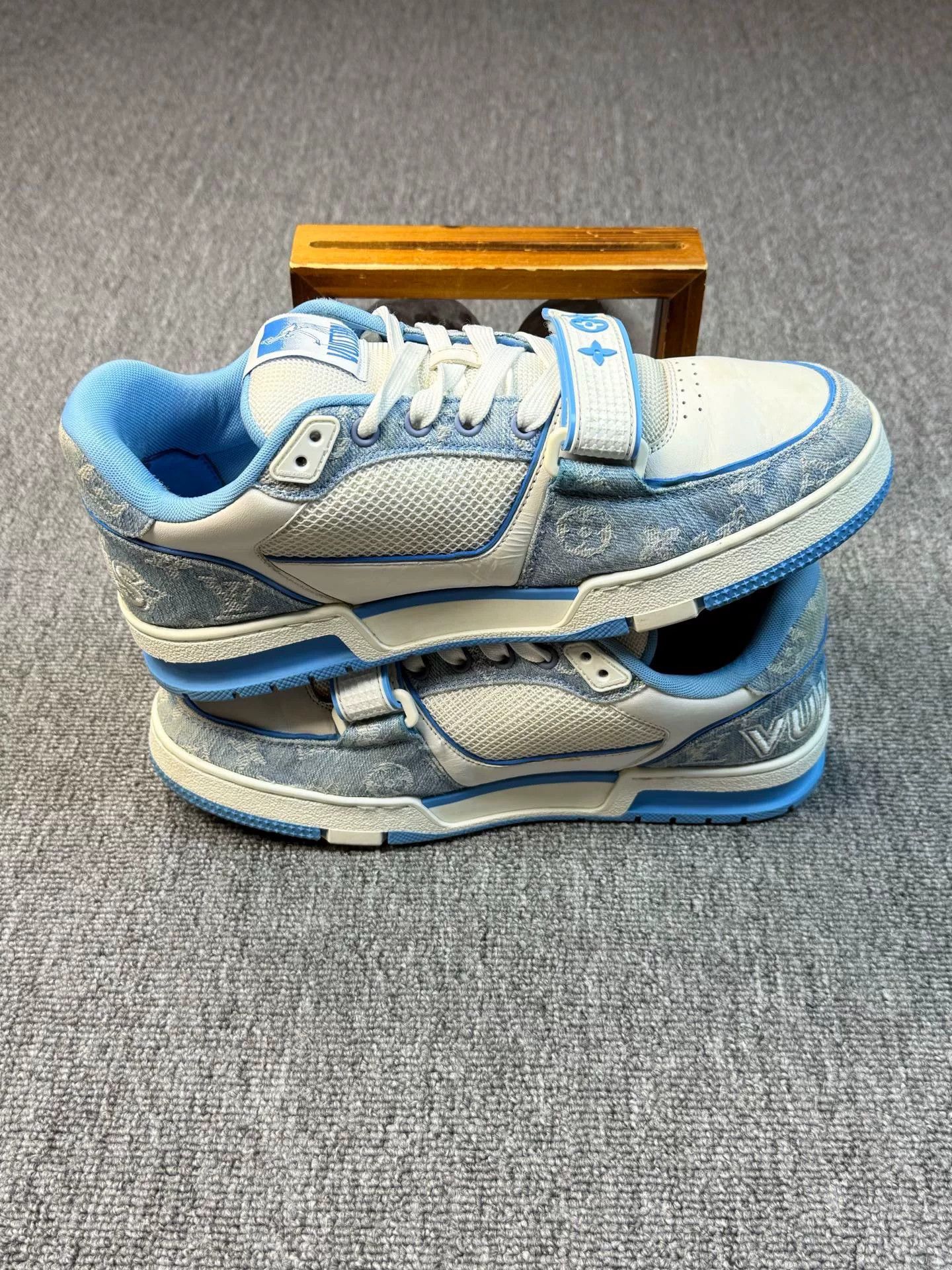Louis Vuitton Louis Vuitton Training Blue Lowtop Sneakers 8 Men Size US 8 / EU 41 - 3 Thumbnail
