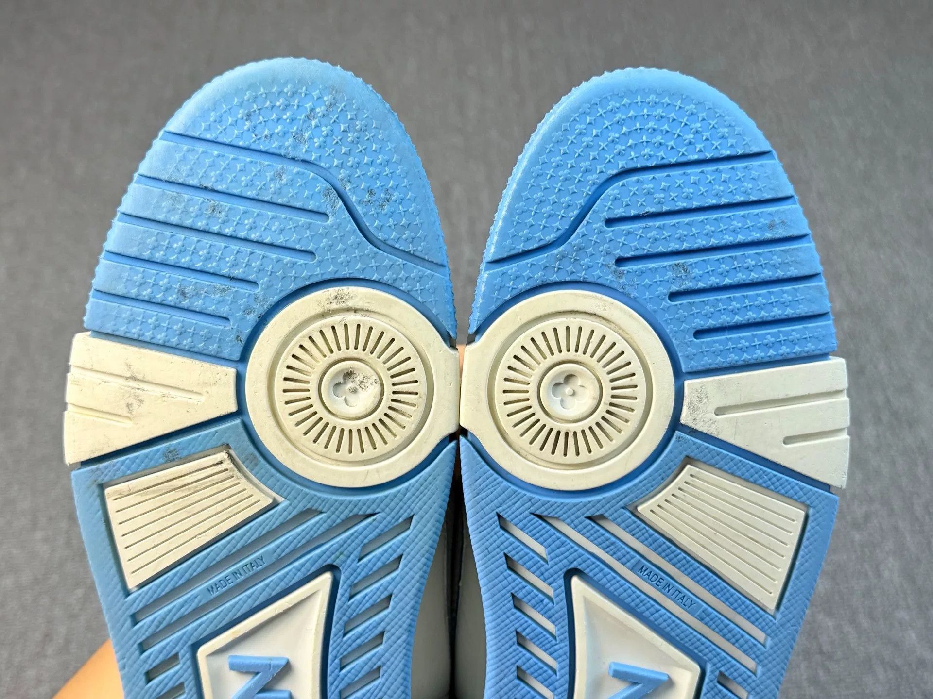 Louis Vuitton Louis Vuitton Training Blue Lowtop Sneakers 8 Men Size US 8 / EU 41 - 7 Thumbnail