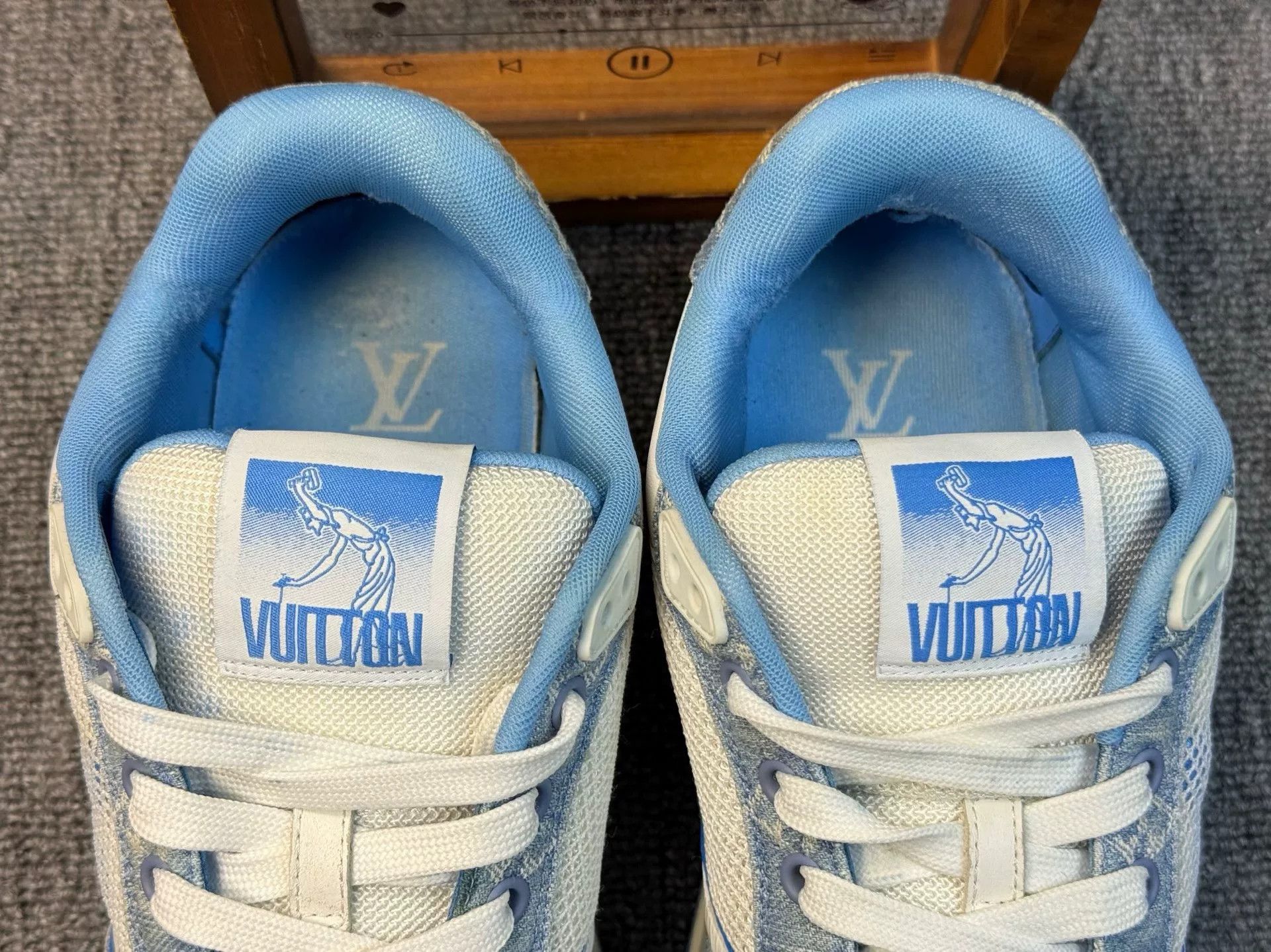 Louis Vuitton Louis Vuitton Training Blue Lowtop Sneakers 8 Men Size US 8 / EU 41 - 9 Thumbnail