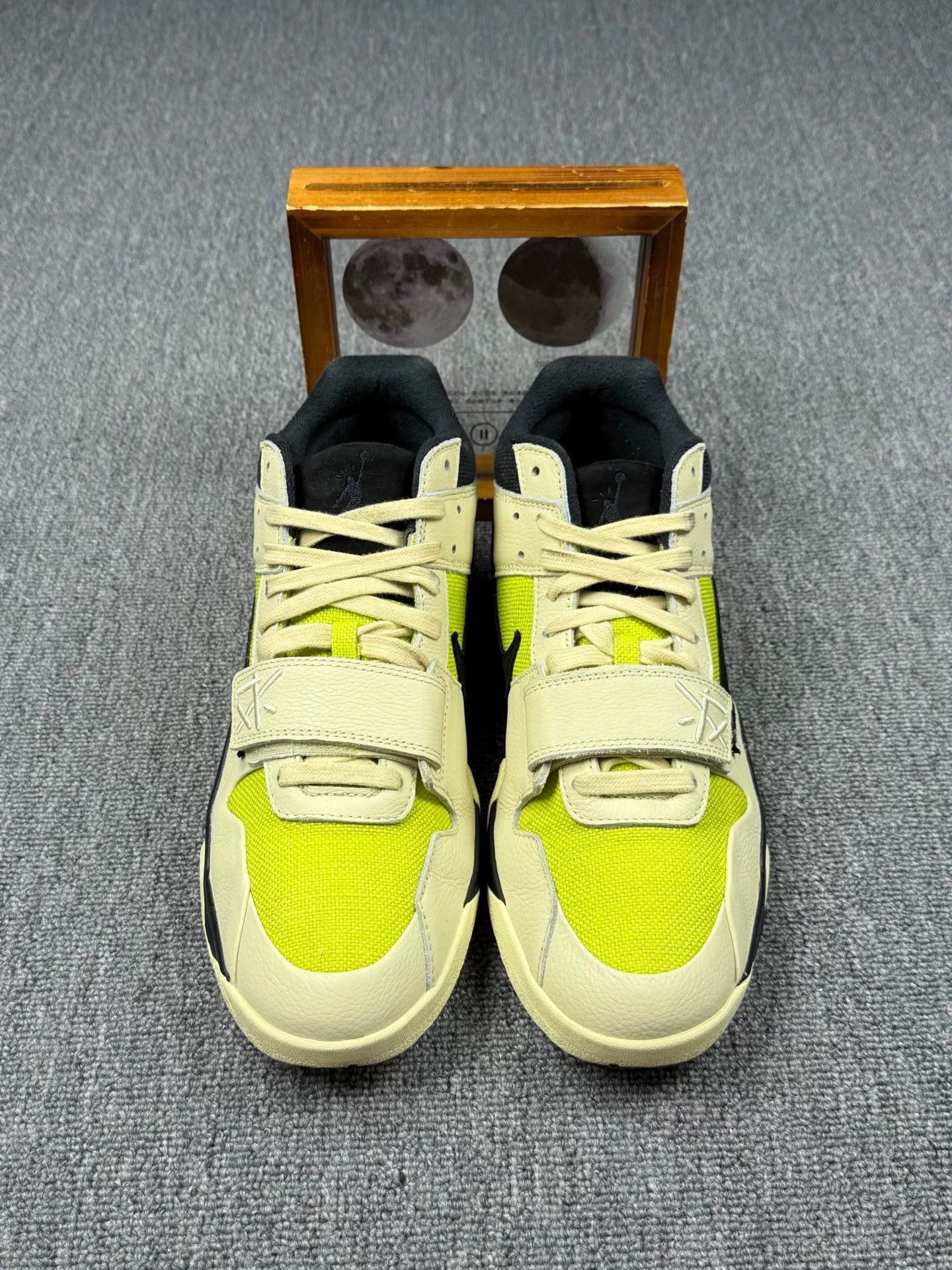 Travis Scott Travis Scott Green Lowtop Sneakers 13 Men Size US 13 / EU 46 - 4 Thumbnail