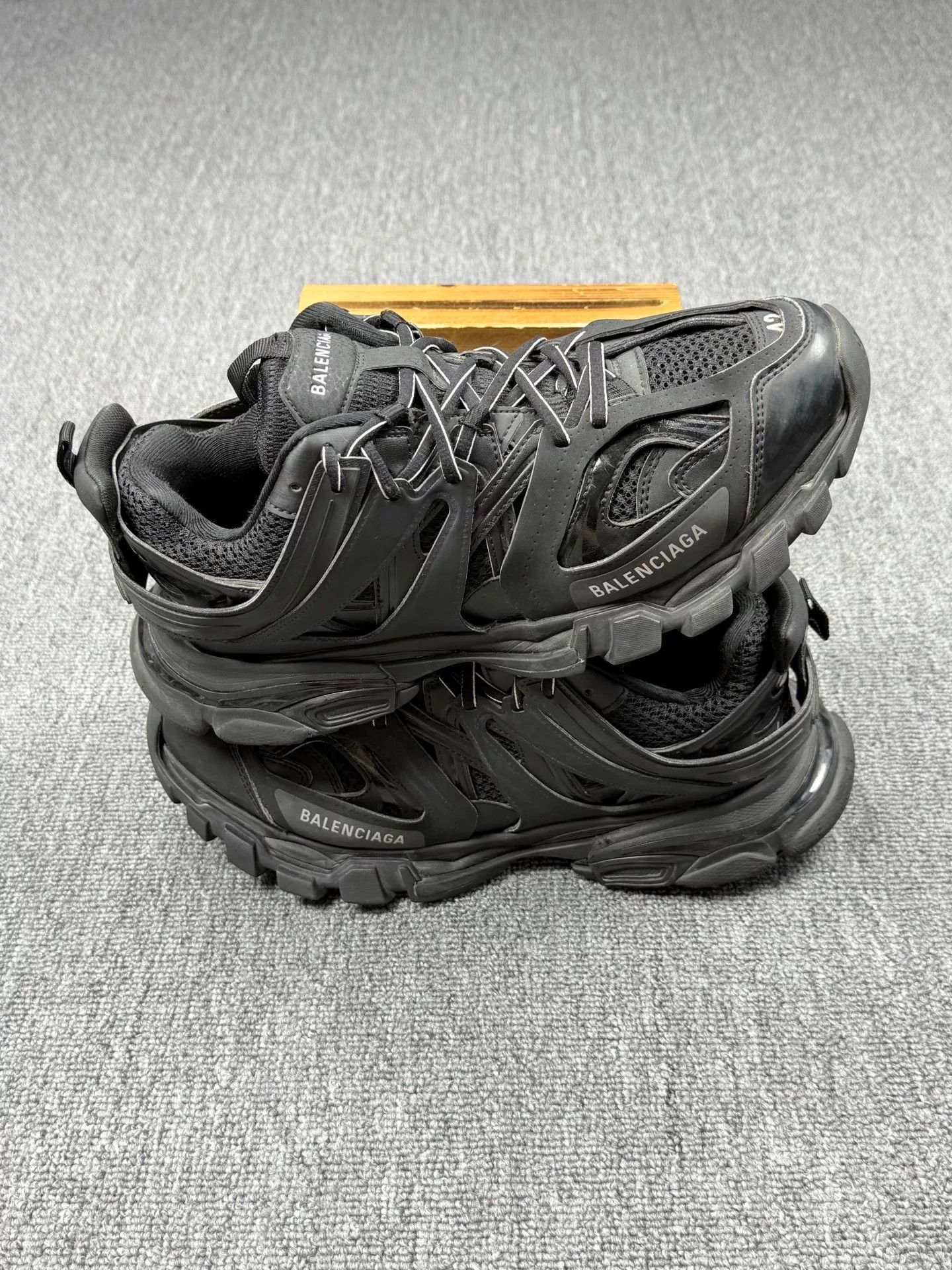 Balenciaga Balenciaga Black Lowtop Sneakers 9 Men Size US 9 / EU 42 - 2 Thumbnail