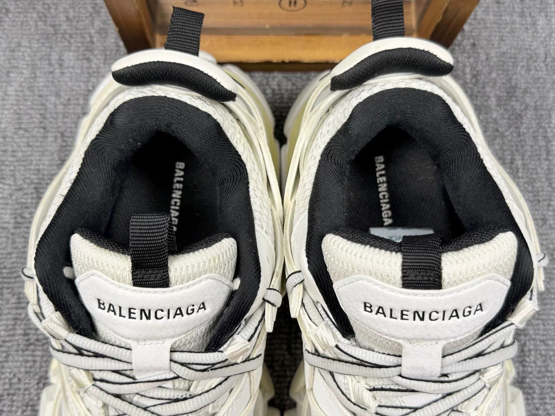 Balenciaga Balenciaga White Lowtop Sneakers it_35 Women Size US 5 / IT 35 - 9 Thumbnail