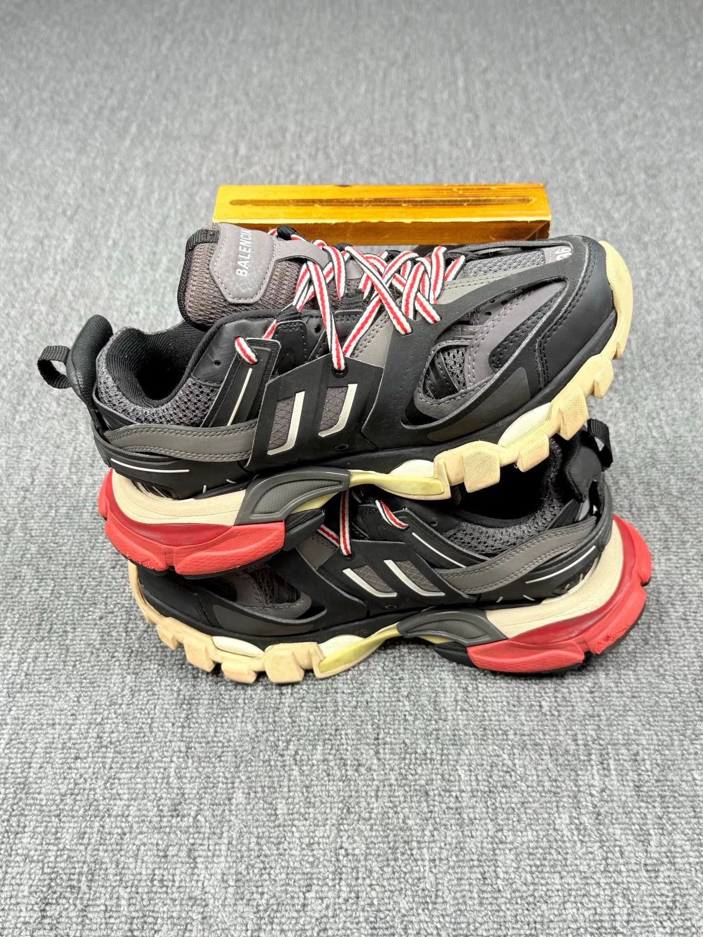 Balenciaga Balenciaga Black Lowtop Sneakers it_36 Women Size US 6 / IT 36 - 3 Thumbnail