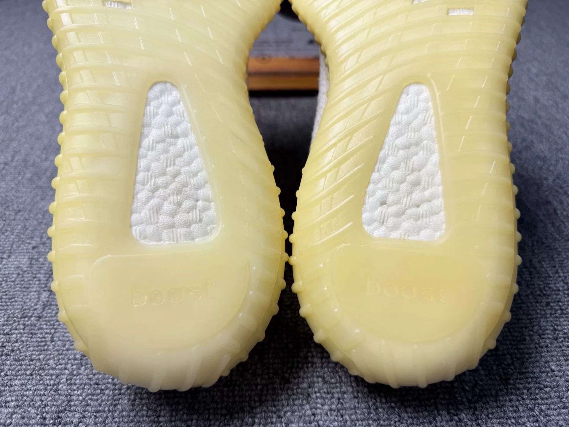Adidas Adidas YEEZY350 White Lowtop Sneakers 11 Men Size US 11 / EU 44 - 9 Thumbnail
