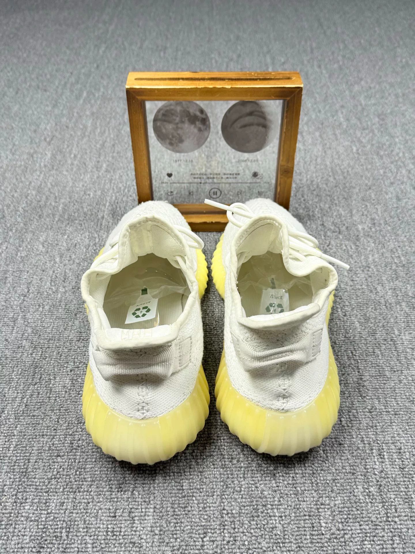 Adidas Adidas YEEZY350 White Lowtop Sneakers 11 Men Size US 11 / EU 44 - 5 Thumbnail