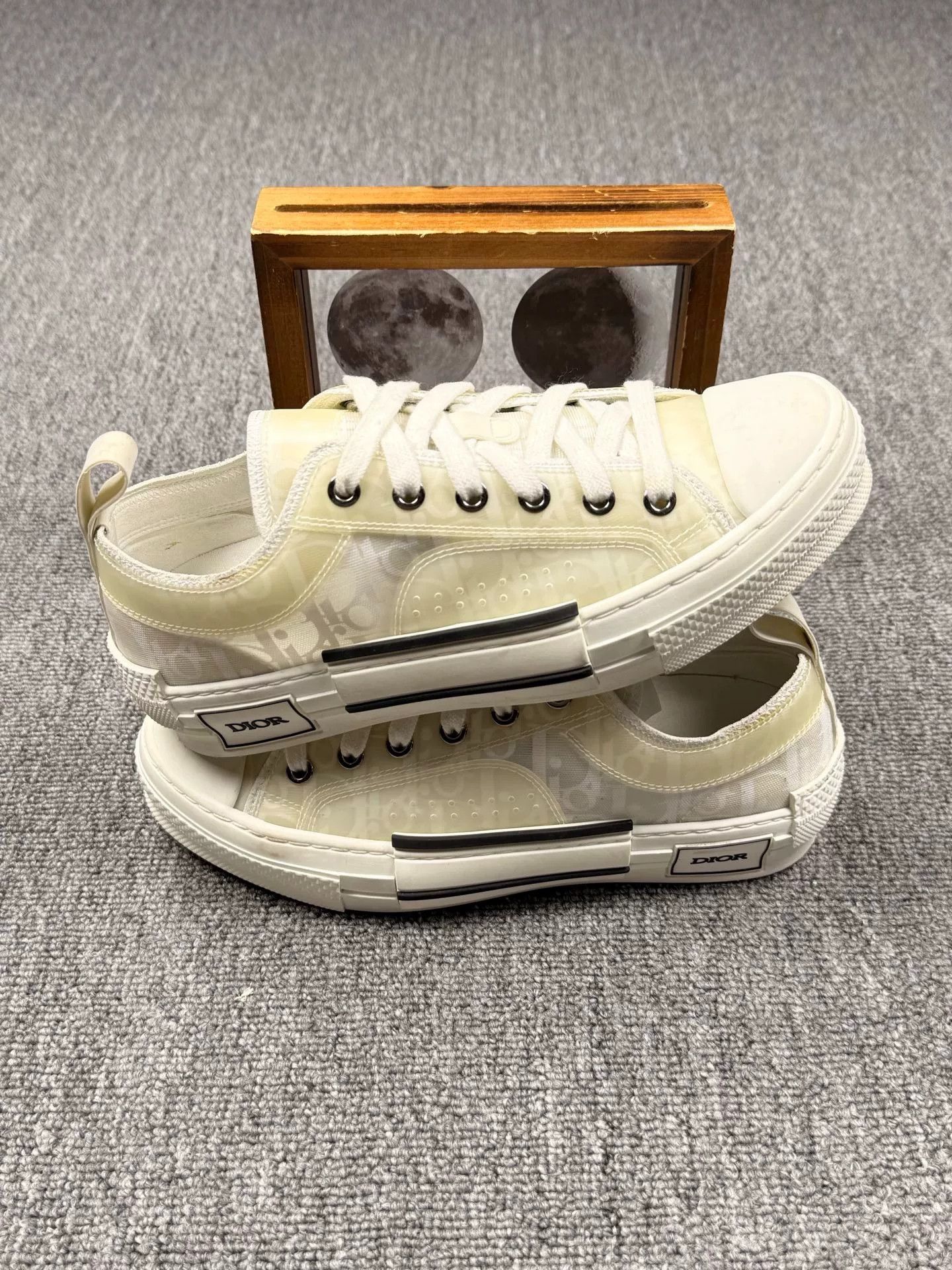 Dior Dior White Lowtop Sneakers it_37 Women Size US 7 / IT 37 - 2 Thumbnail