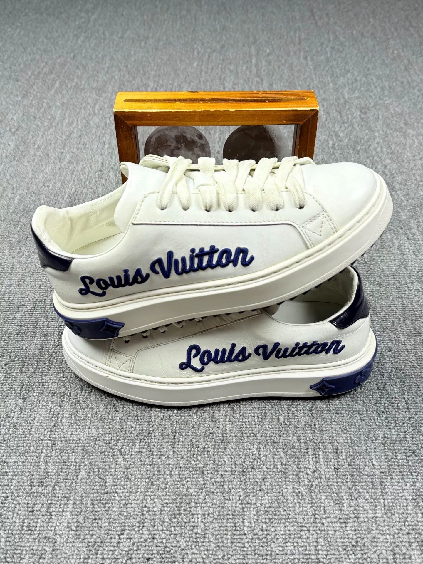 Louis Vuitton Louis Vuitton Blue Lowtop Sneakers it_36-5 Women Size US 6.5 / IT 36.5 - 2 Thumbnail