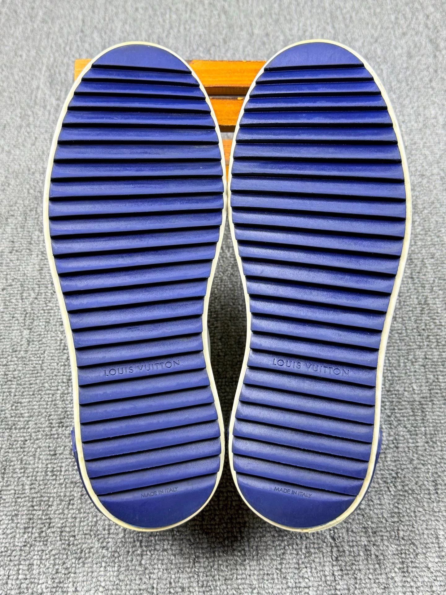 Louis Vuitton Louis Vuitton Blue Lowtop Sneakers it_36-5 Women Size US 6.5 / IT 36.5 - 6 Thumbnail