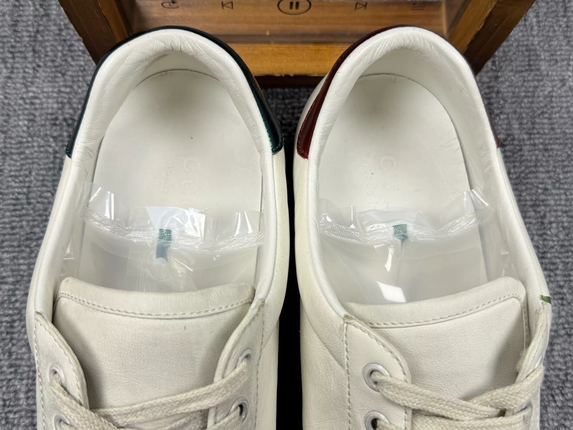 Gucci Gucci Retro Lowtop Sneakers 7 Men Size US 7 / EU 40 - 9 Thumbnail