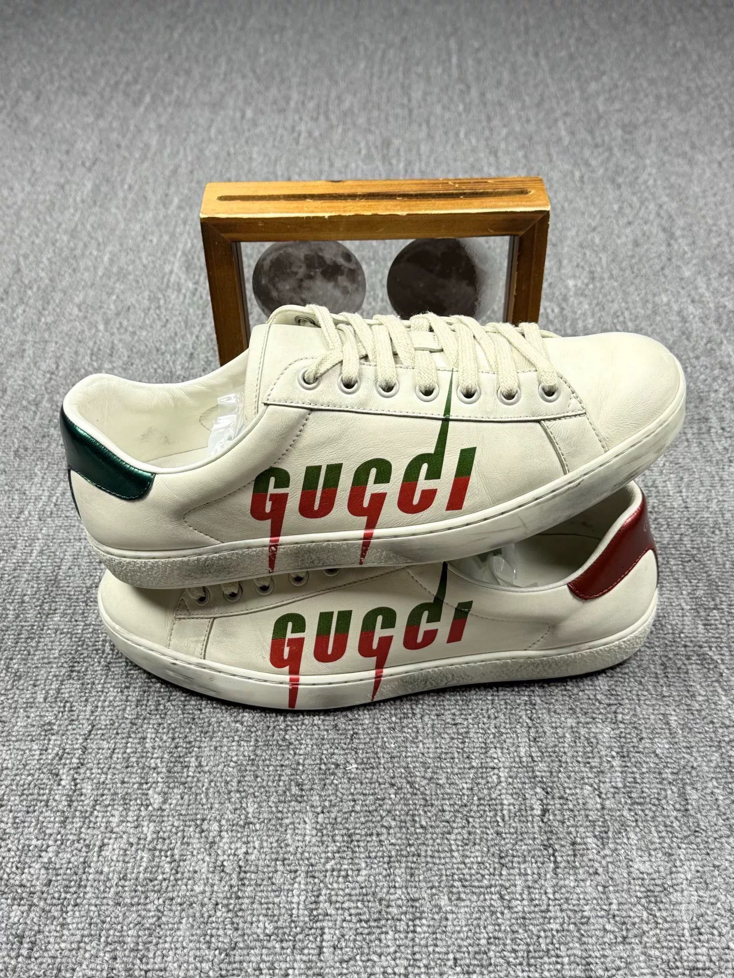Gucci Gucci Retro Lowtop Sneakers 7 Men Size US 7 / EU 40 - 2 Thumbnail