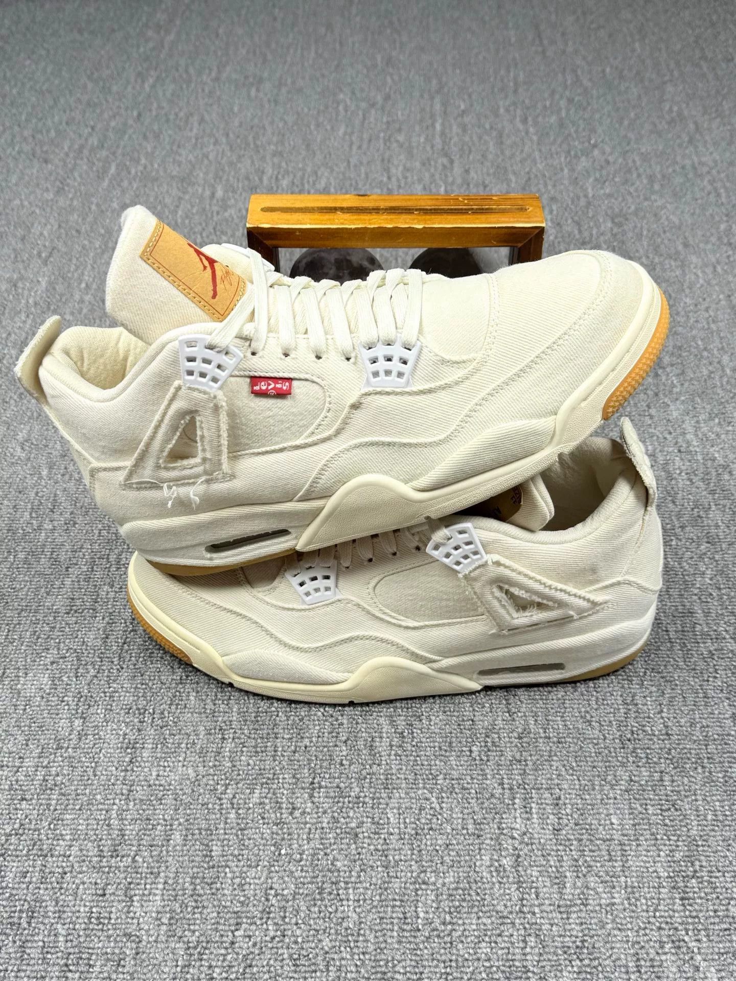Levi's Levi's AJ4 Denim White Lowtop Sneakers 12 Men Size US 12 / EU 45 - 2 Thumbnail