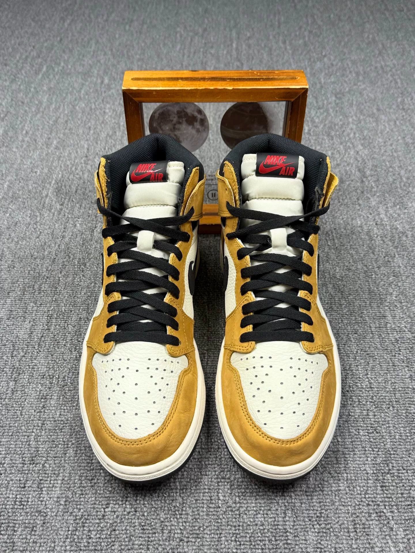 Nike Nike AJ1 Lowtop Sneakers 12 Men Size US 12 / EU 45 - 4 Thumbnail