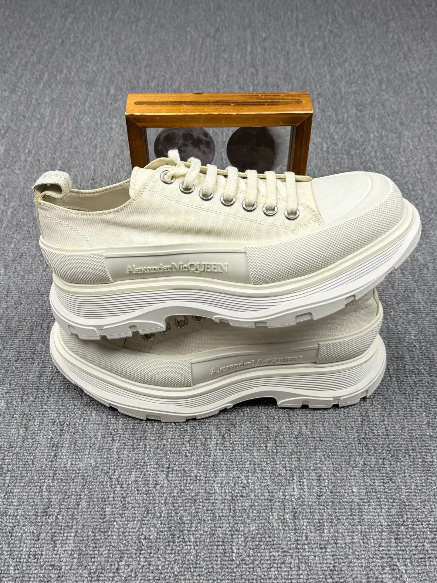 Alexander McQueen Alexander McQueen White Boots 8 Men Size US 8 / EU 41 - 2 Thumbnail