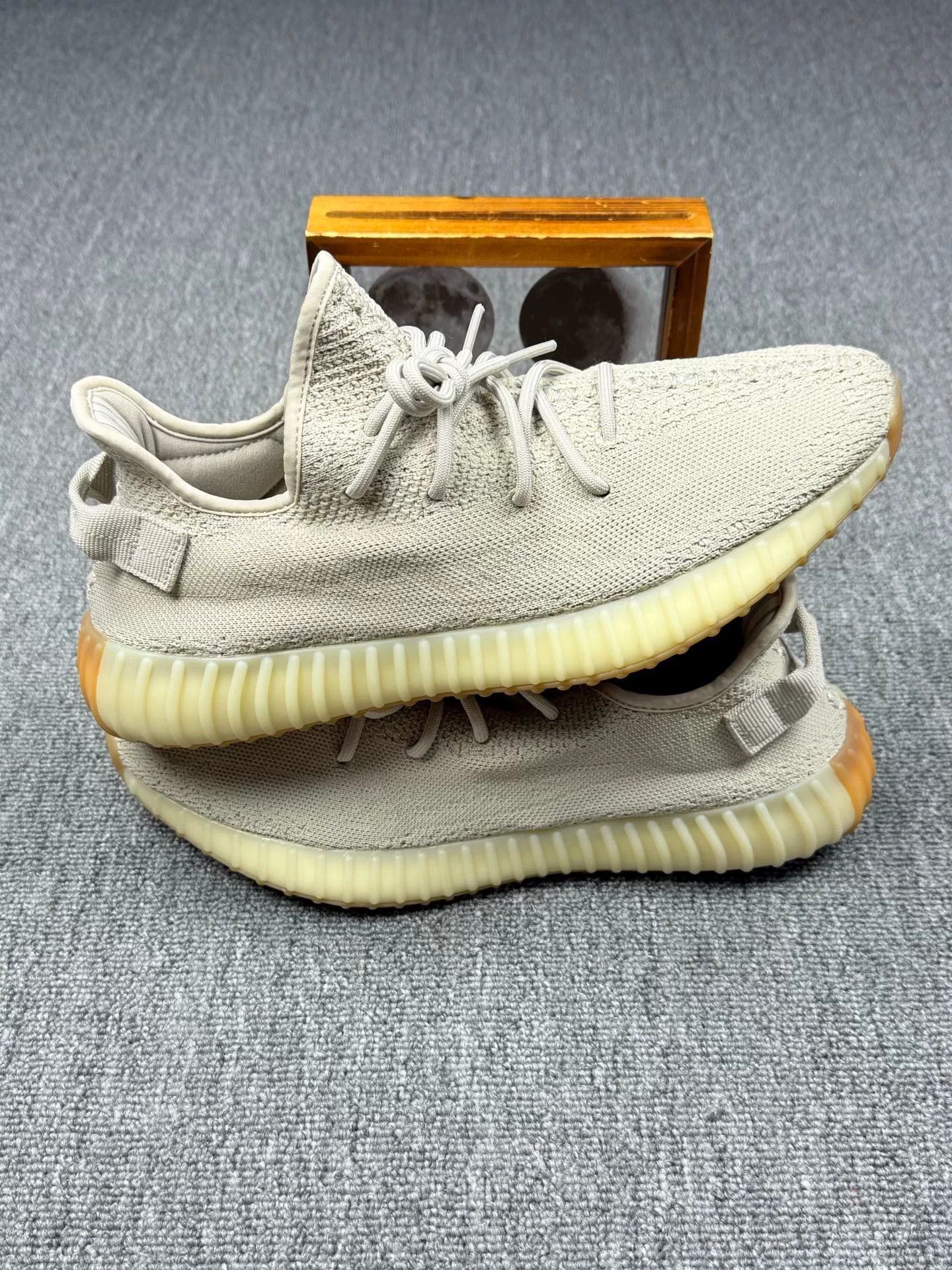 Adidas Adidas YEEZY350 Gray Lowtop Sneakers 11 Men Size US 11 / EU 44 - 2 Thumbnail