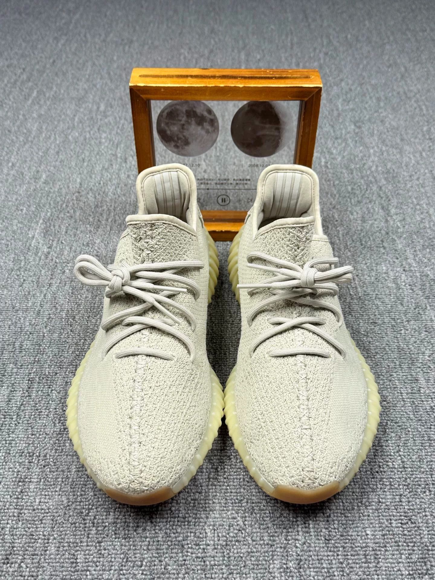 Adidas Adidas YEEZY350 Gray Lowtop Sneakers 11 Men Size US 11 / EU 44 - 4 Thumbnail