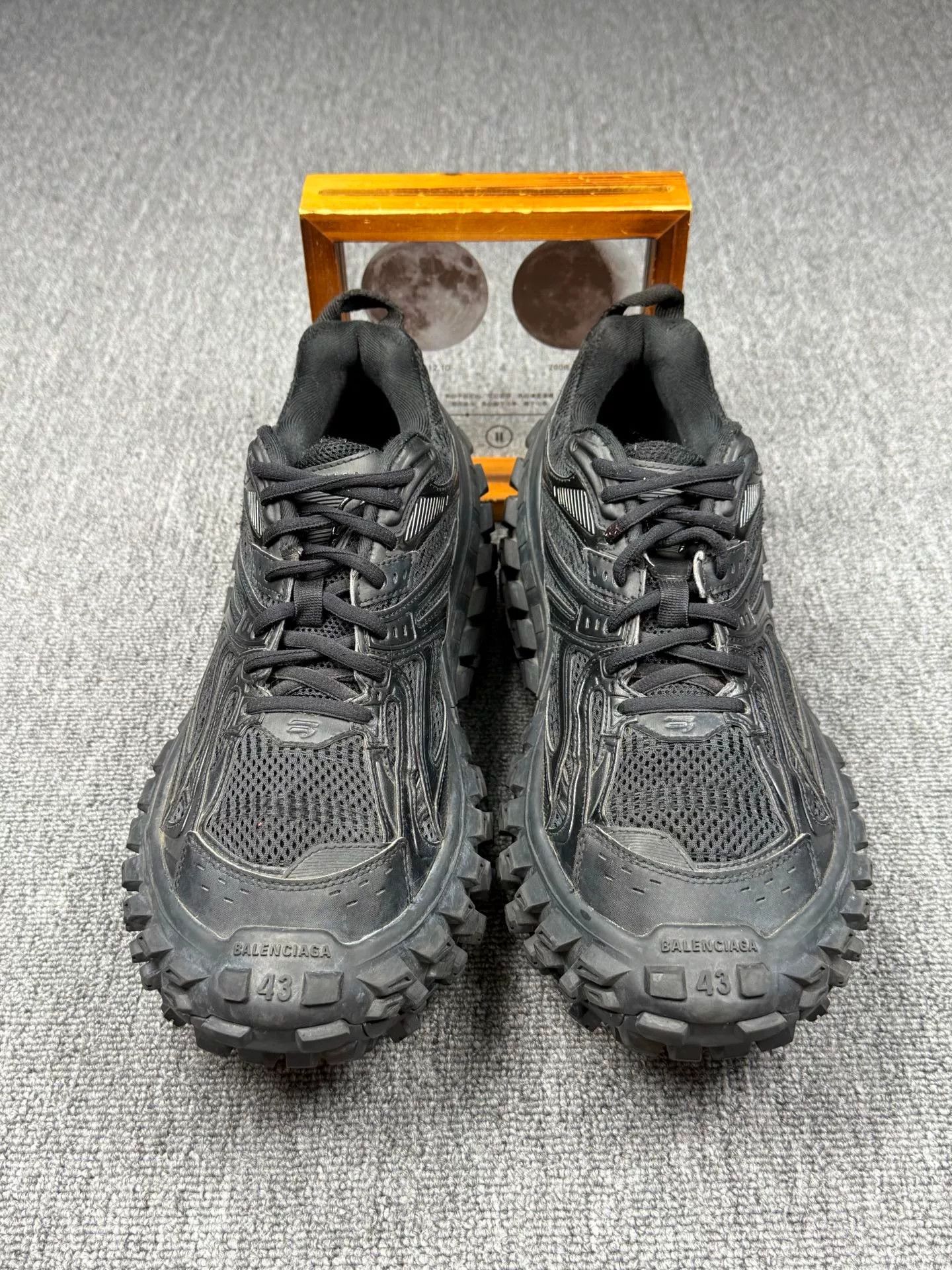 Balenciaga Balenciaga Black Lowtop Sneakers 10 Men Size US 10 / EU 43 - 4 Thumbnail