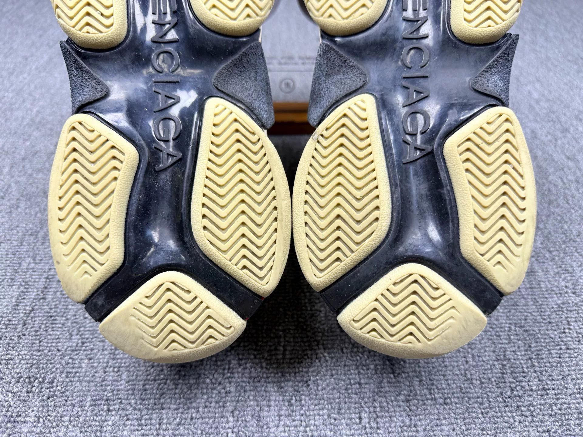 Balenciaga Balenciaga Multi Lowtop Sneakers 8 Men Size US 8 / EU 41 - 8 Thumbnail