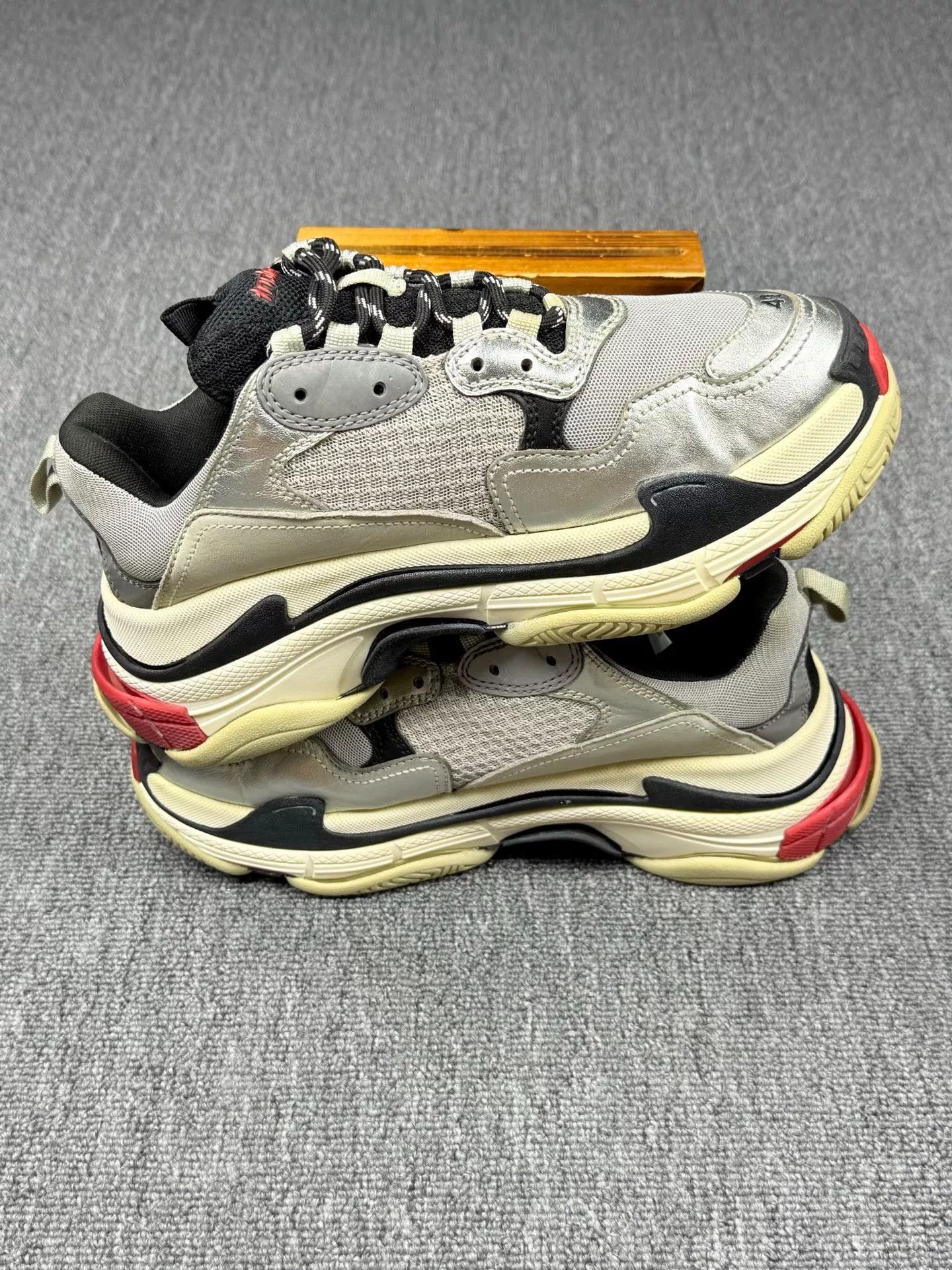 Balenciaga Balenciaga Multi Lowtop Sneakers 8 Men Size US 8 / EU 41 - 3 Thumbnail