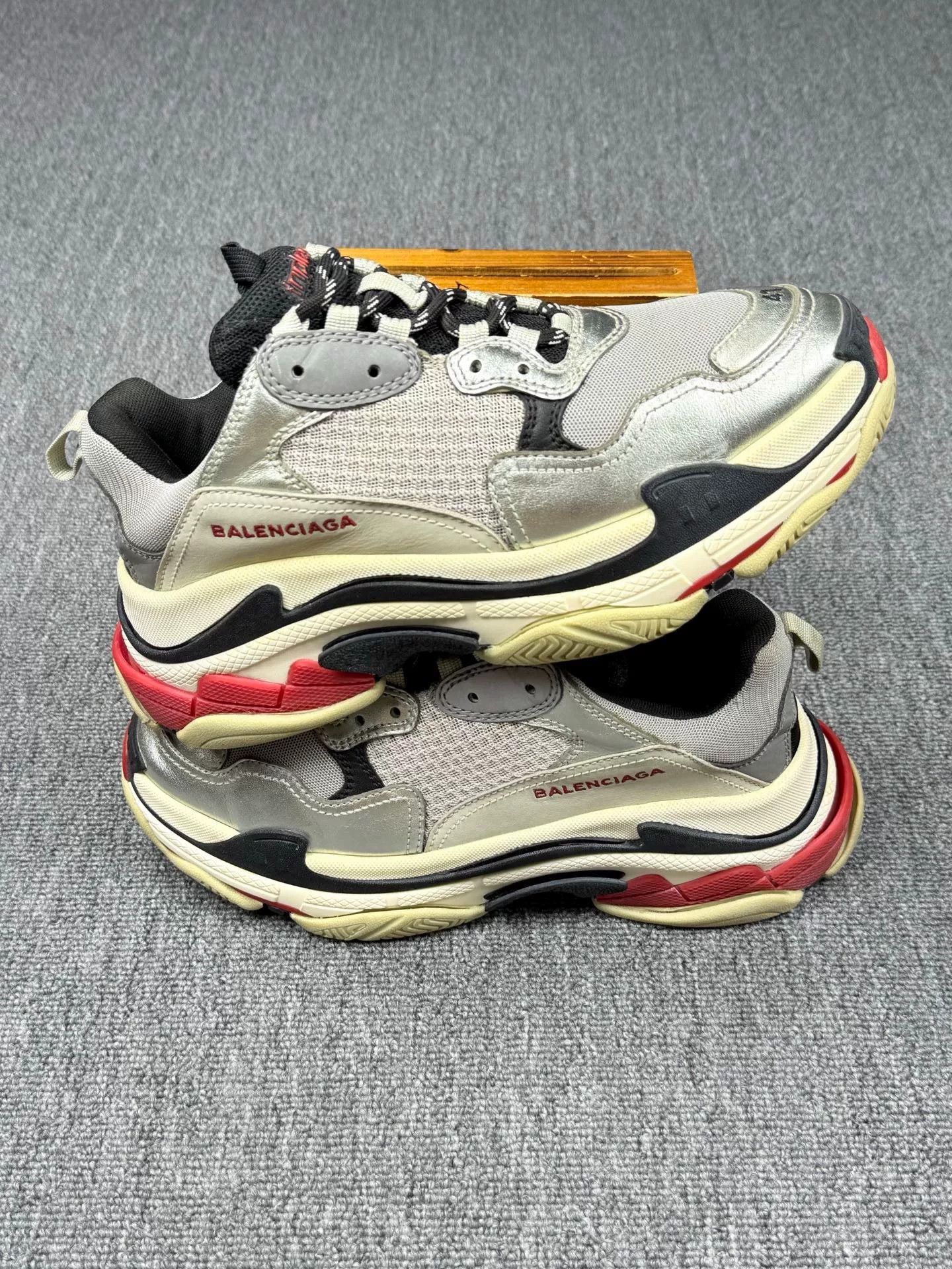 Balenciaga Balenciaga Multi Lowtop Sneakers 8 Men Size US 8 / EU 41 - 2 Thumbnail