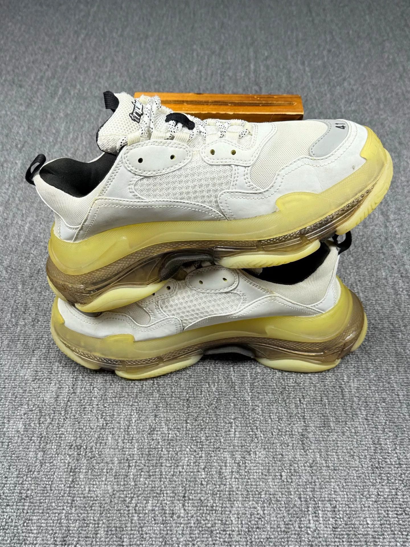 Balenciaga Balenciaga Brown Lowtop Sneakers 8 Men Size US 8 / EU 41 - 3 Thumbnail