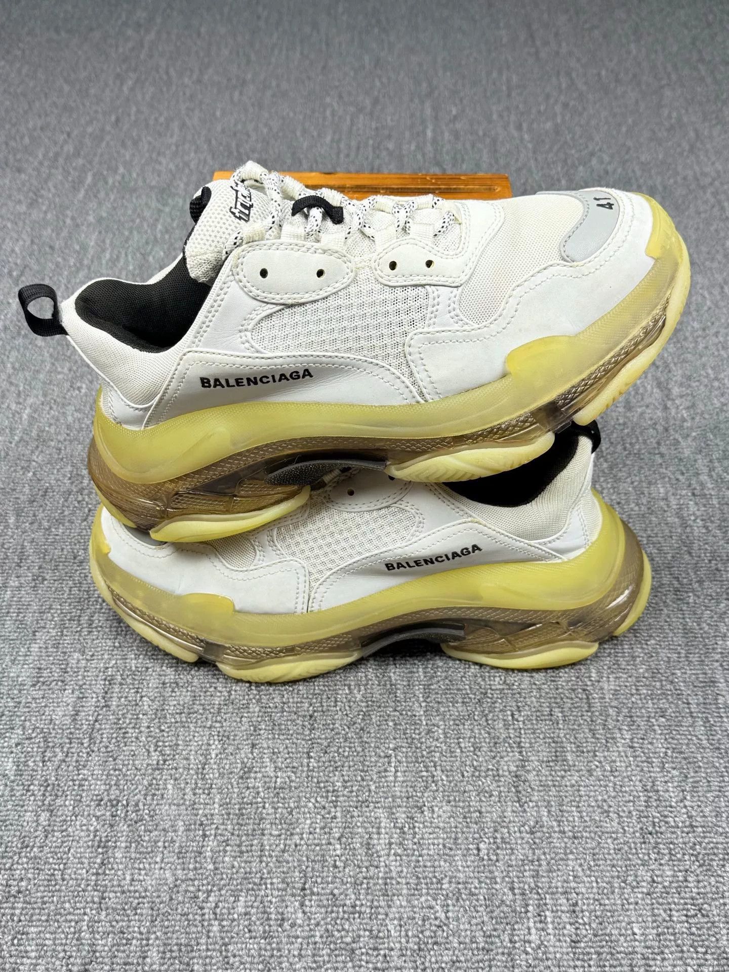 Balenciaga Balenciaga Brown Lowtop Sneakers 8 Men Size US 8 / EU 41 - 2 Thumbnail