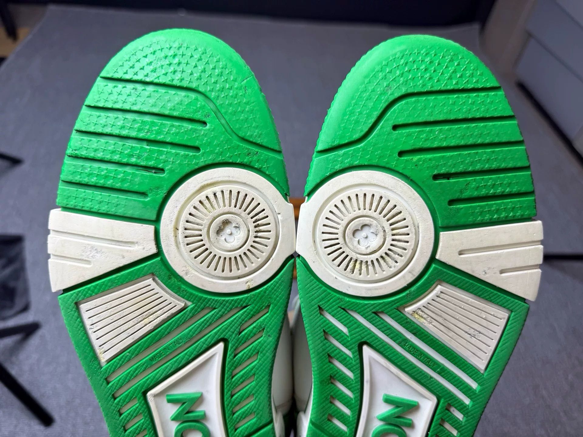 Louis Vuitton Louis Vuitton Training Green Lowtop Sneakers 8 Men Size US 8 / EU 41 - 7 Thumbnail