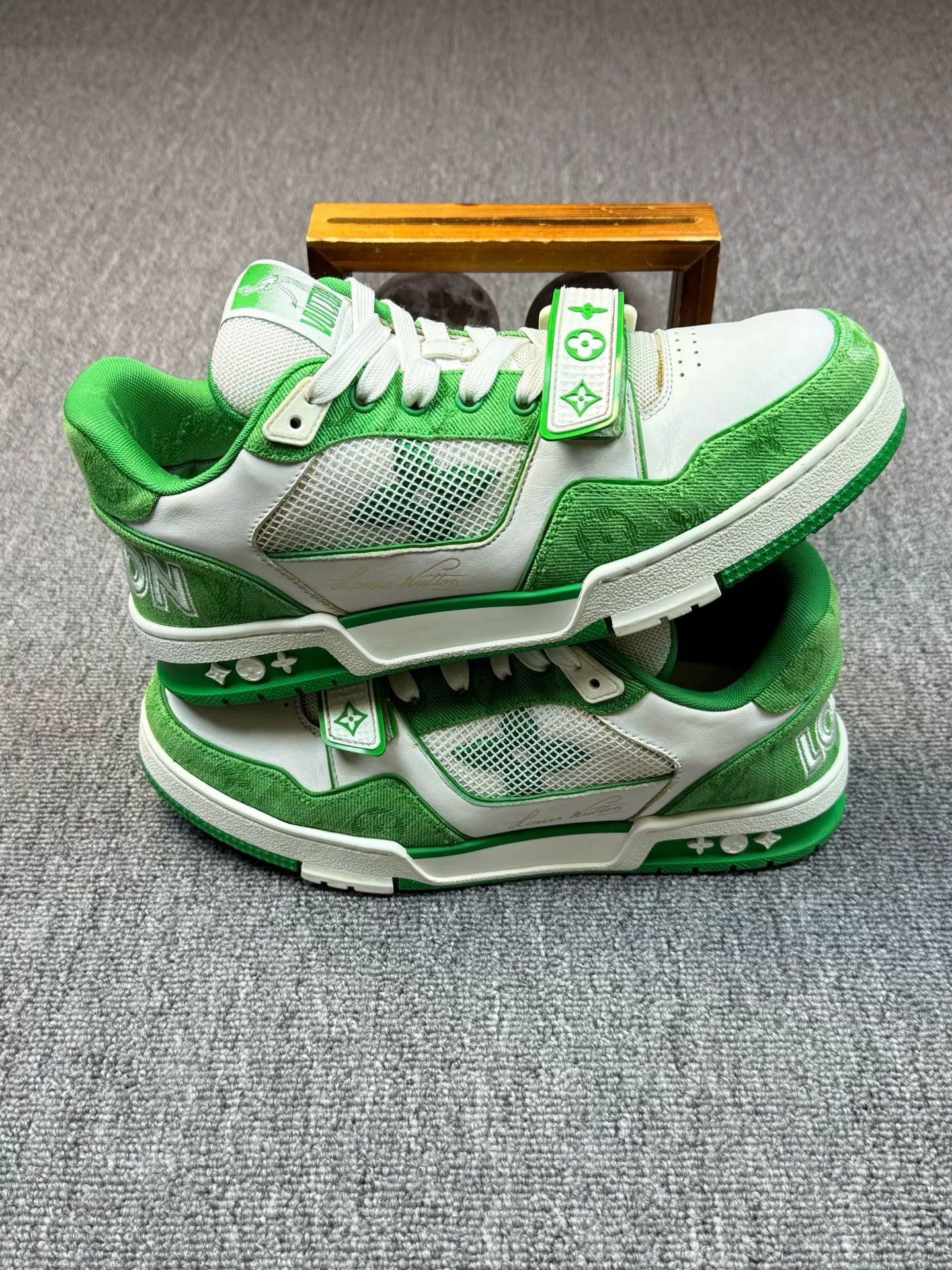 Louis Vuitton Louis Vuitton Training Green Lowtop Sneakers 8 Men Size US 8 / EU 41 - 2 Thumbnail