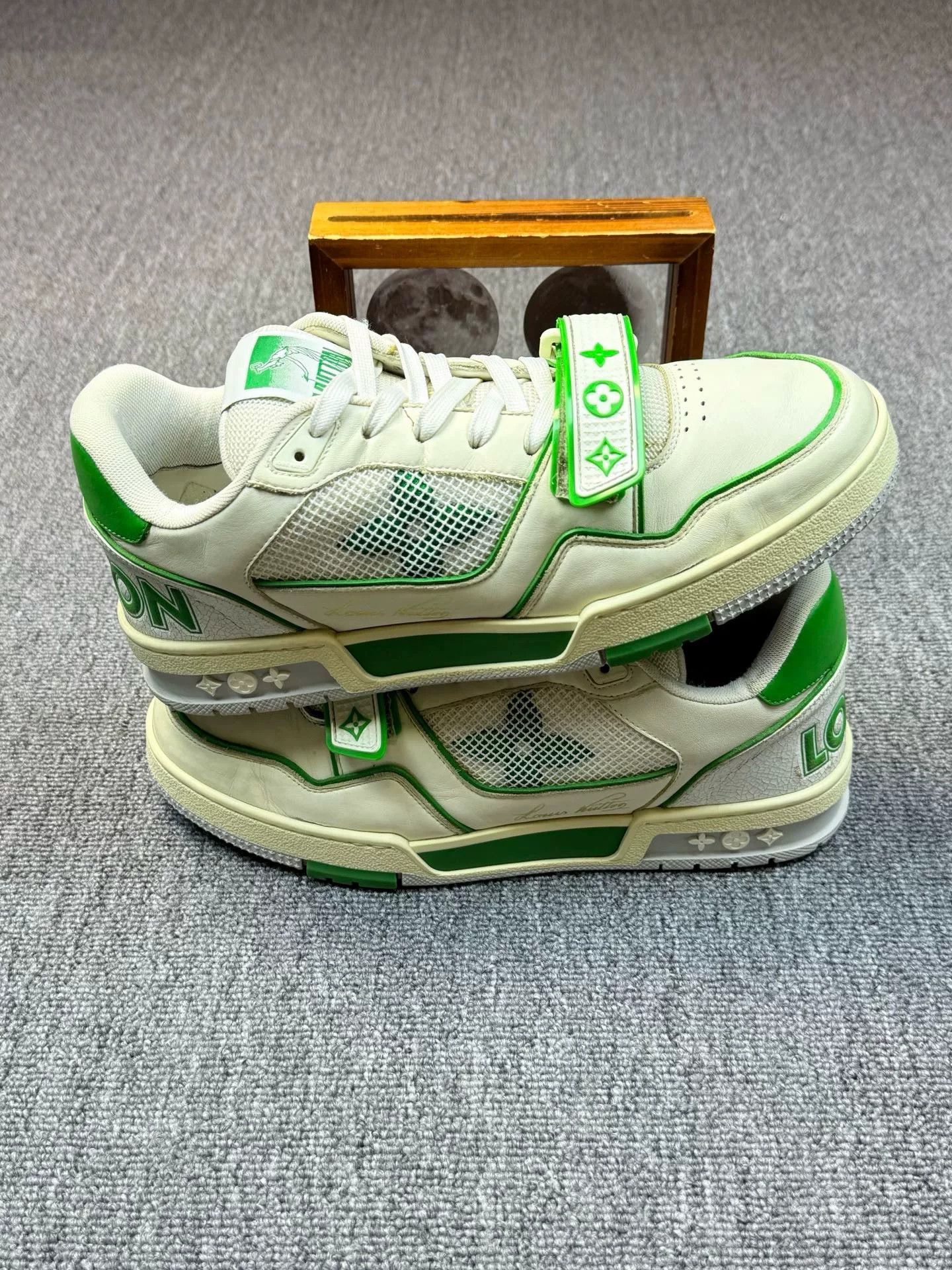 Louis Vuitton Louis Vuitton Training Green Lowtop Sneakers 8 Men Size US 8 / EU 41 - 2 Thumbnail