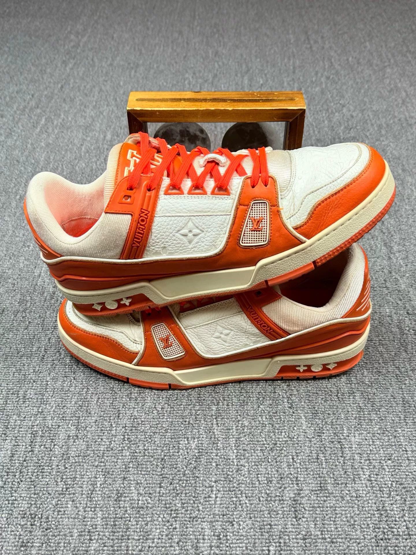 Louis Vuitton Louis Vuitton Training White Lowtop Sneakers 9 Men Size US 9 / EU 42 - 2 Thumbnail
