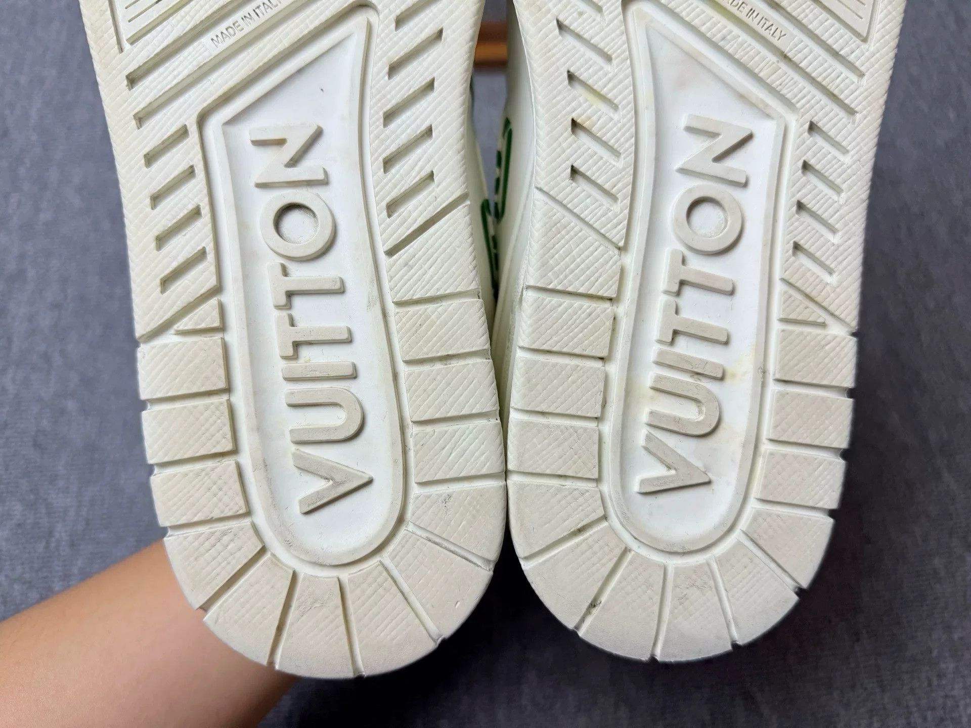 Louis Vuitton Louis Vuitton Training Green Lowtop Sneakers 7 Men Size US 7 / EU 40 - 8 Thumbnail