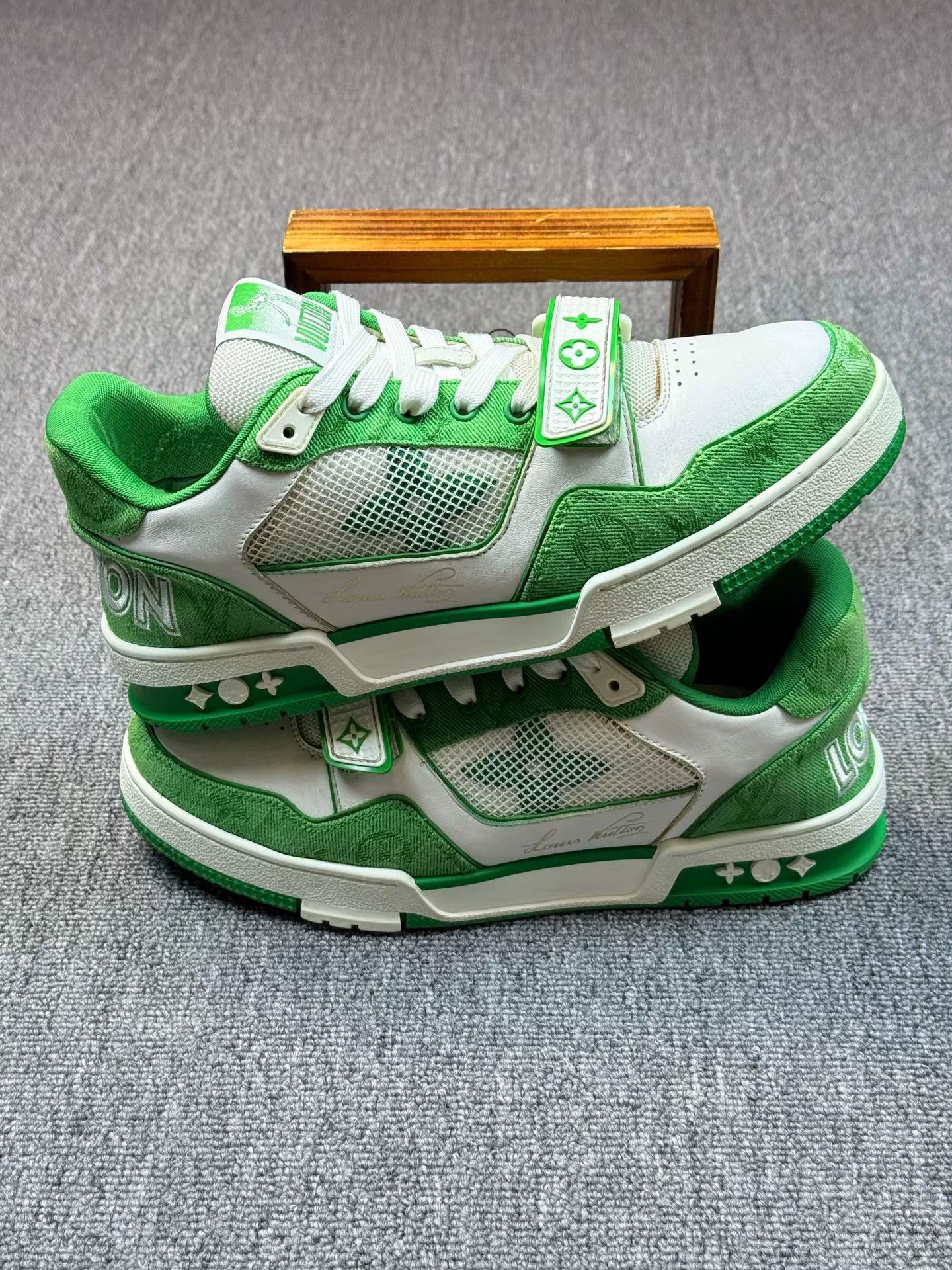 Louis Vuitton Louis Vuitton Training Green Lowtop Sneakers 8 Men Size US 8 / EU 41 - 2 Thumbnail