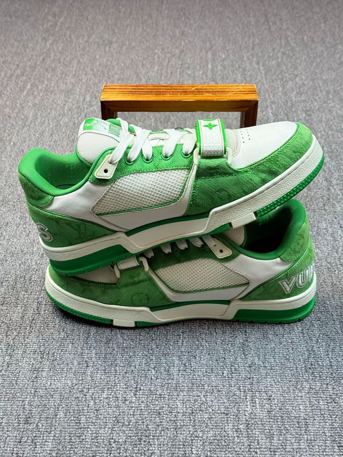 Louis Vuitton Louis Vuitton Training Green Lowtop Sneakers 8 Men Size US 8 / EU 41 - 3 Thumbnail