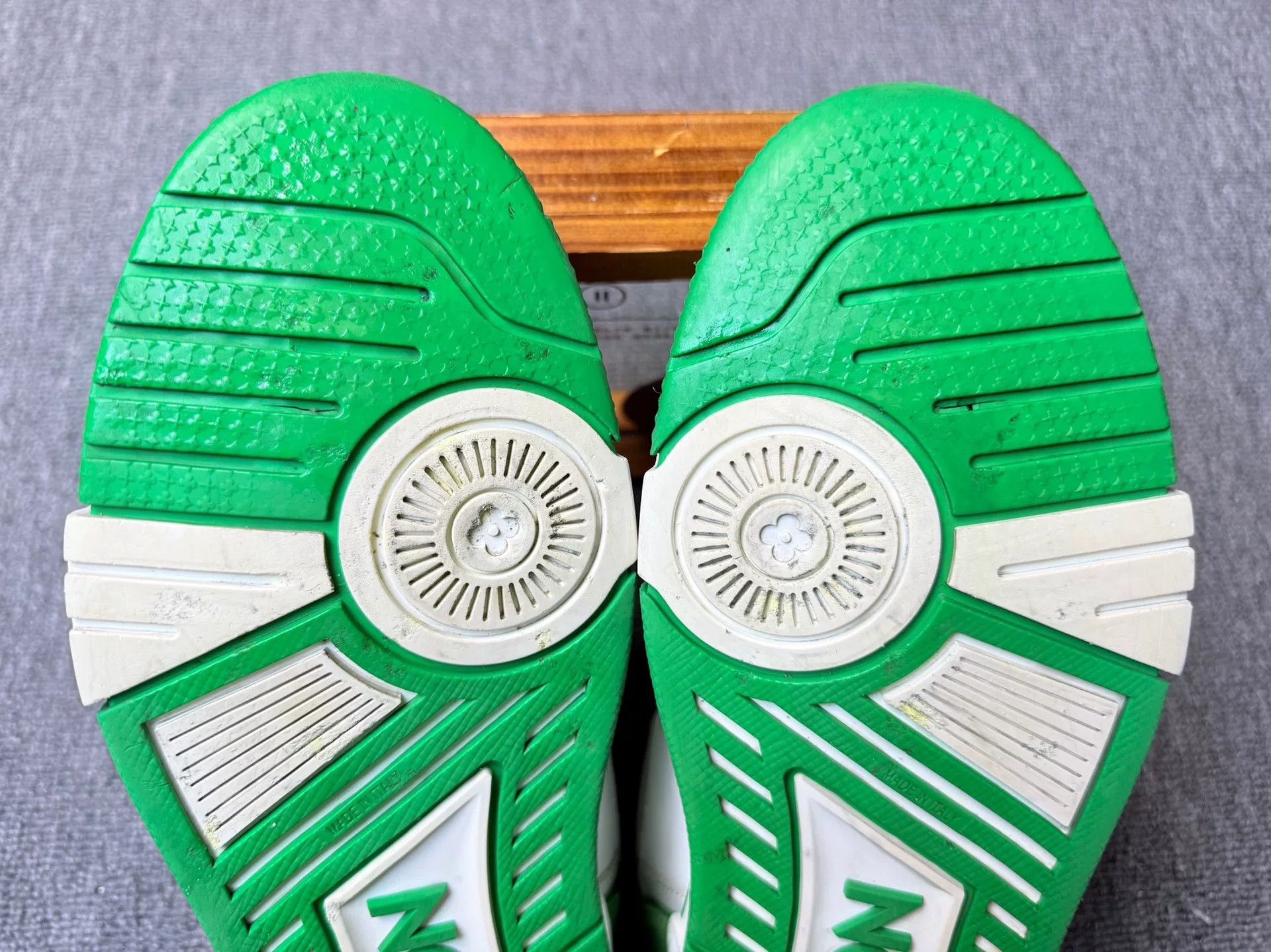 Louis Vuitton Louis Vuitton Training Green Lowtop Sneakers 8 Men Size US 8 / EU 41 - 7 Thumbnail