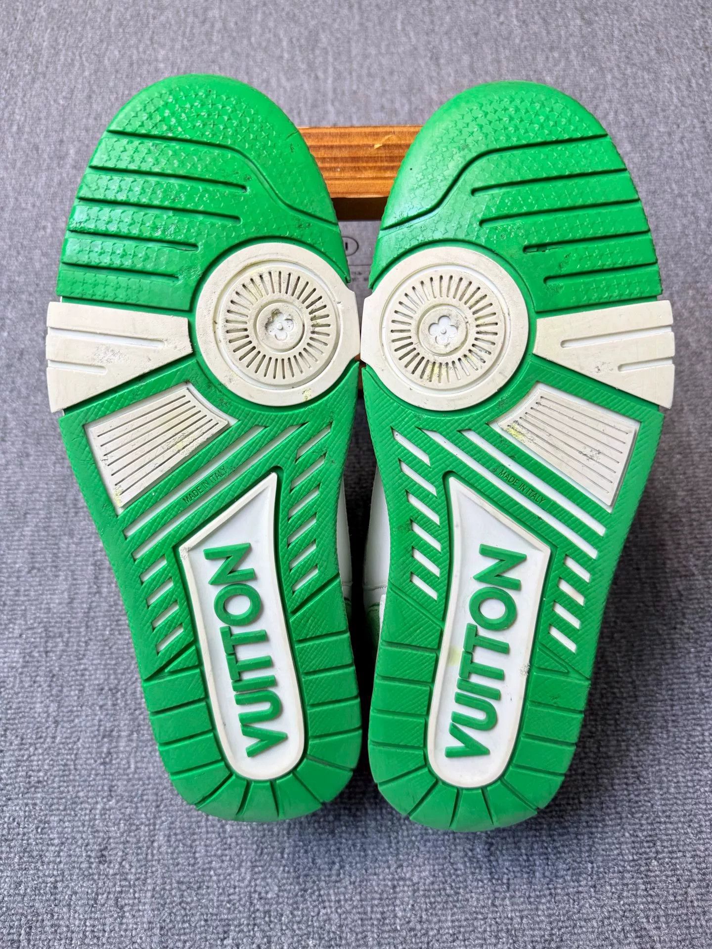 Louis Vuitton Louis Vuitton Training Green Lowtop Sneakers 8 Men Size US 8 / EU 41 - 6 Thumbnail