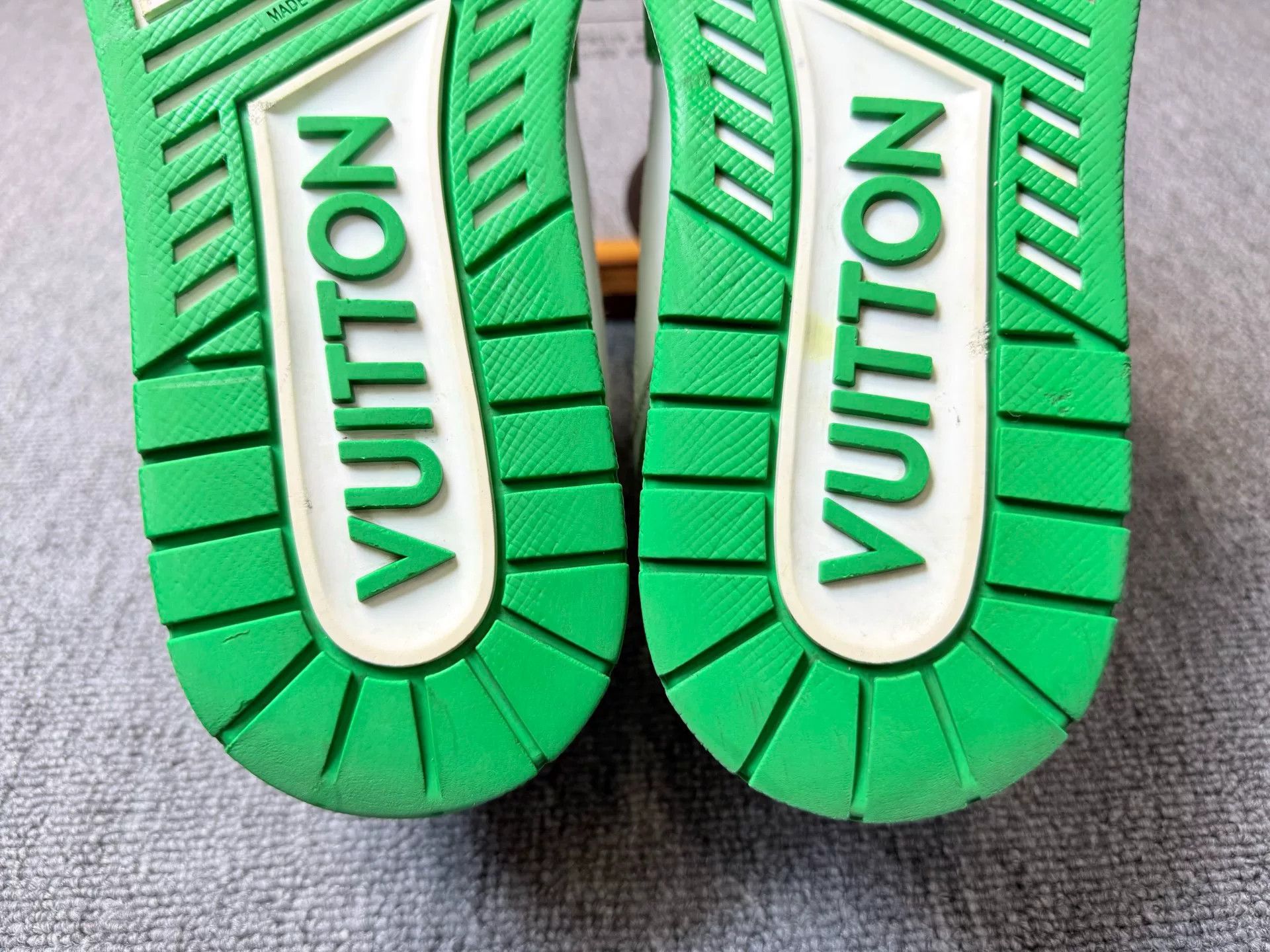 Louis Vuitton Louis Vuitton Training Green Lowtop Sneakers 8 Men Size US 8 / EU 41 - 8 Thumbnail