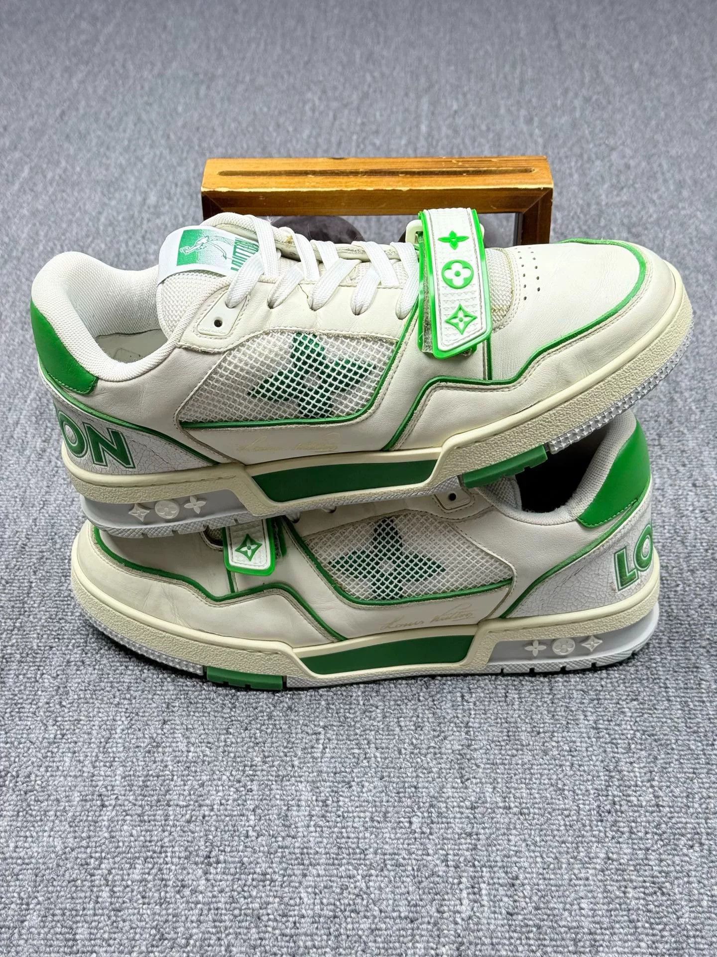 Louis Vuitton Louis Vuitton Training Green Lowtop Sneakers 8 Men Size US 8 / EU 41 - 2 Thumbnail
