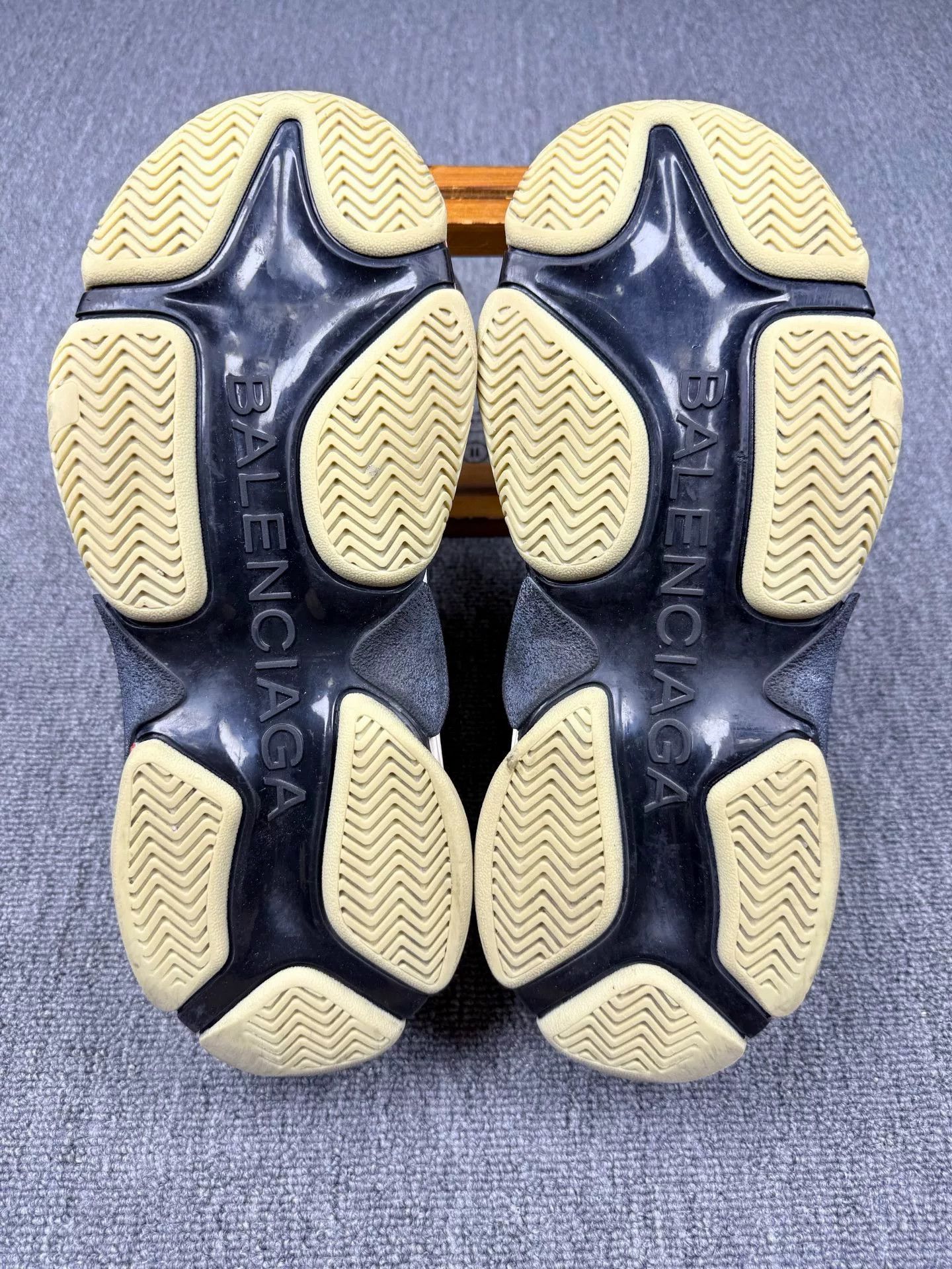 Balenciaga Balenciaga Multi Lowtop Sneakers 8 Men Size US 8 / EU 41 - 6 Thumbnail