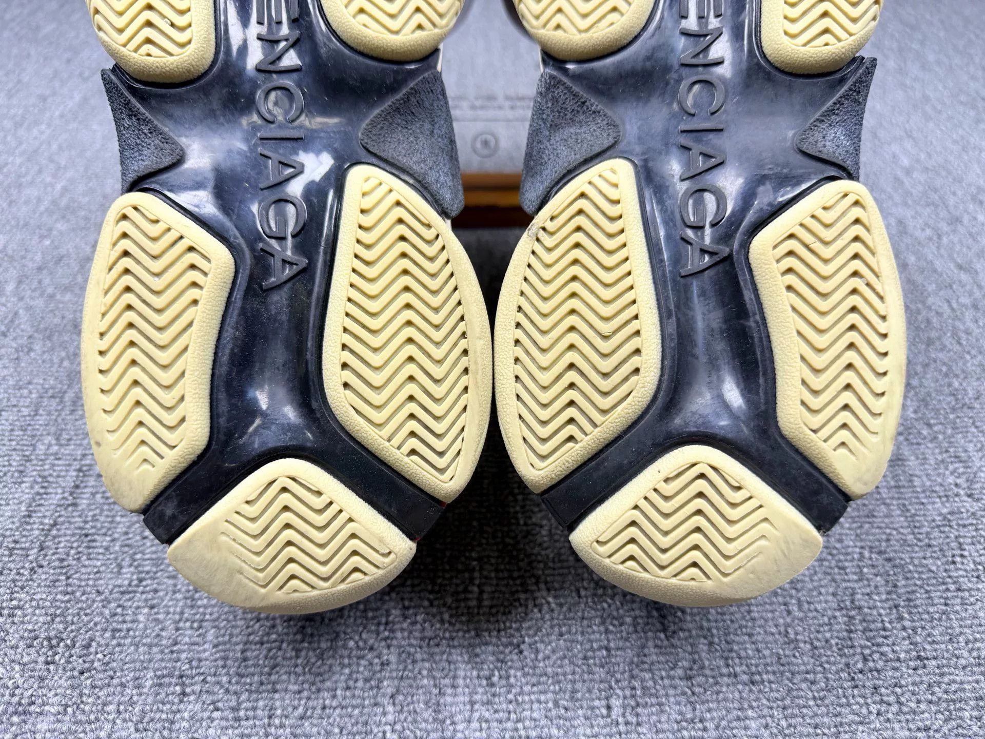 Balenciaga Balenciaga Multi Lowtop Sneakers 8 Men Size US 8 / EU 41 - 8 Thumbnail