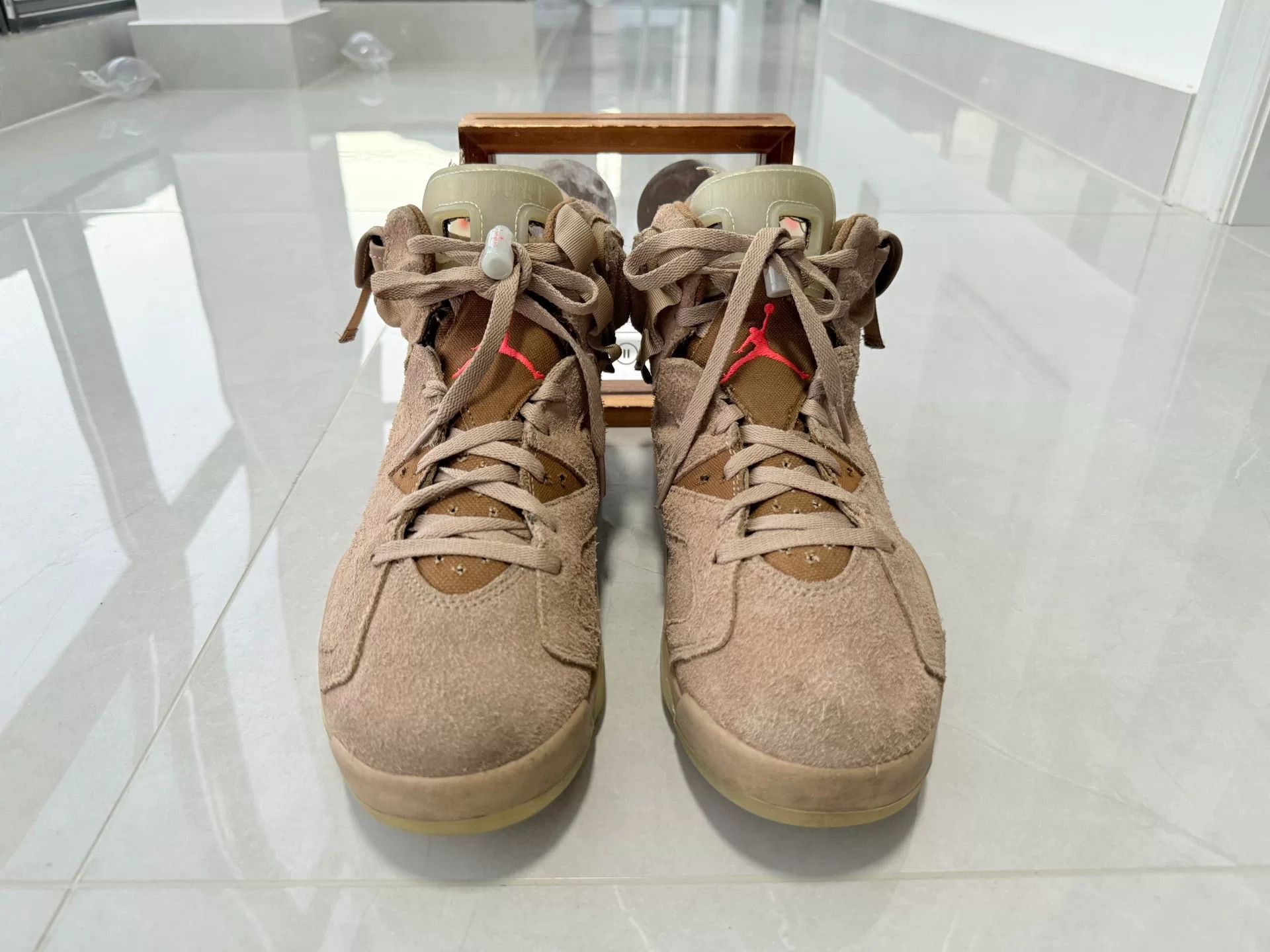 Nike Nike AJ6 Beige Lowtop Sneakers 13 Men Size US 13 / EU 46 - 4 Thumbnail