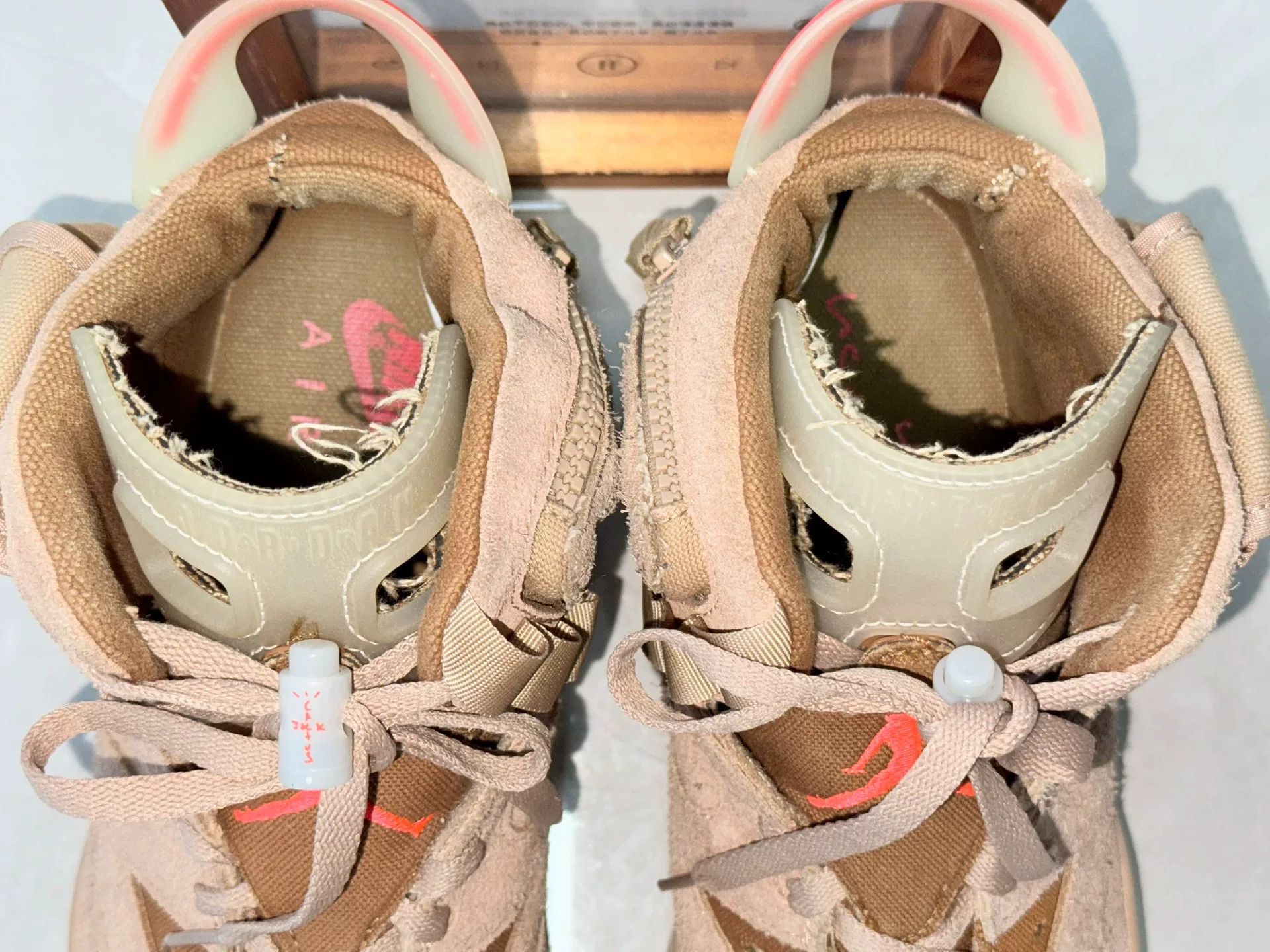 Nike Nike AJ6 Beige Lowtop Sneakers 13 Men Size US 13 / EU 46 - 9 Thumbnail
