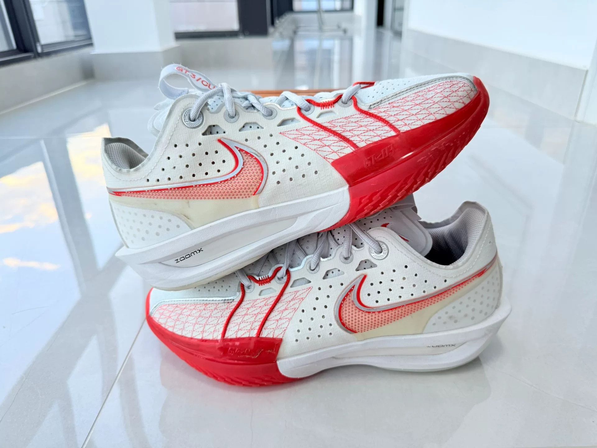 Nike Nike Red Lowtop Sneakers 10 Men Size US 10 / EU 43 - 2 Thumbnail