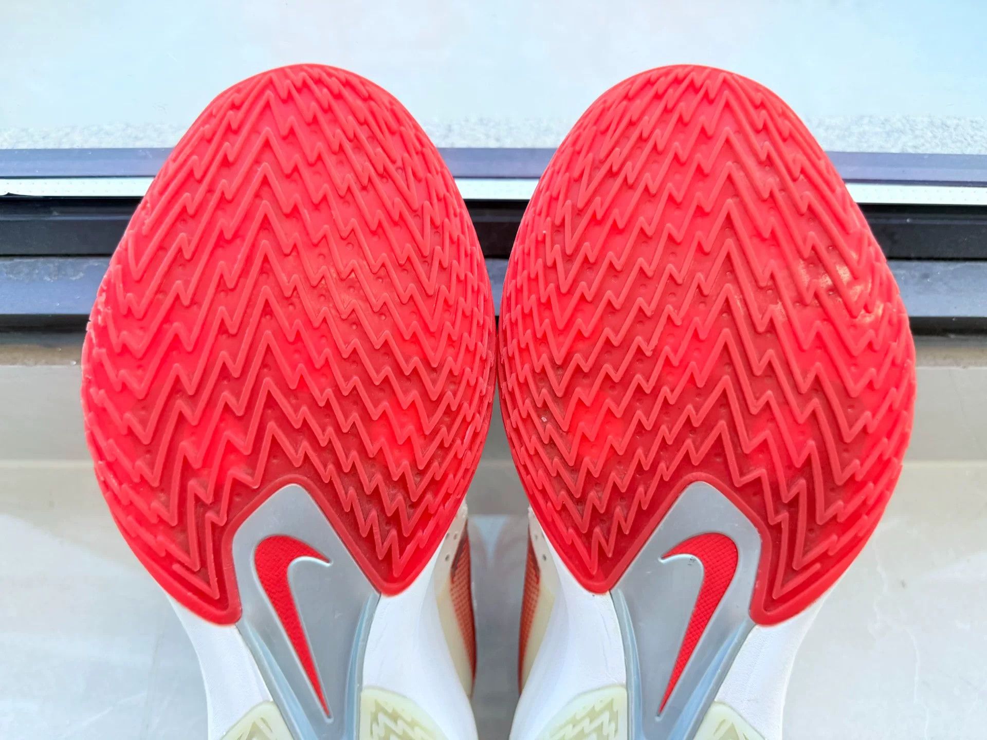Nike Nike Red Lowtop Sneakers 10 Men Size US 10 / EU 43 - 7 Thumbnail