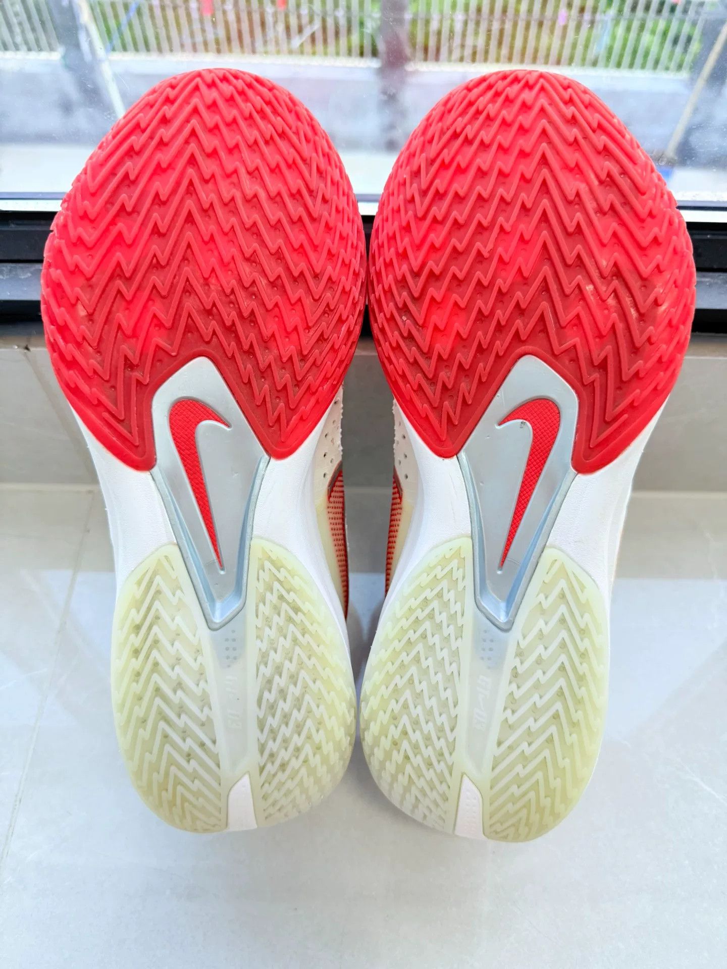 Nike Nike Red Lowtop Sneakers 10 Men Size US 10 / EU 43 - 6 Thumbnail