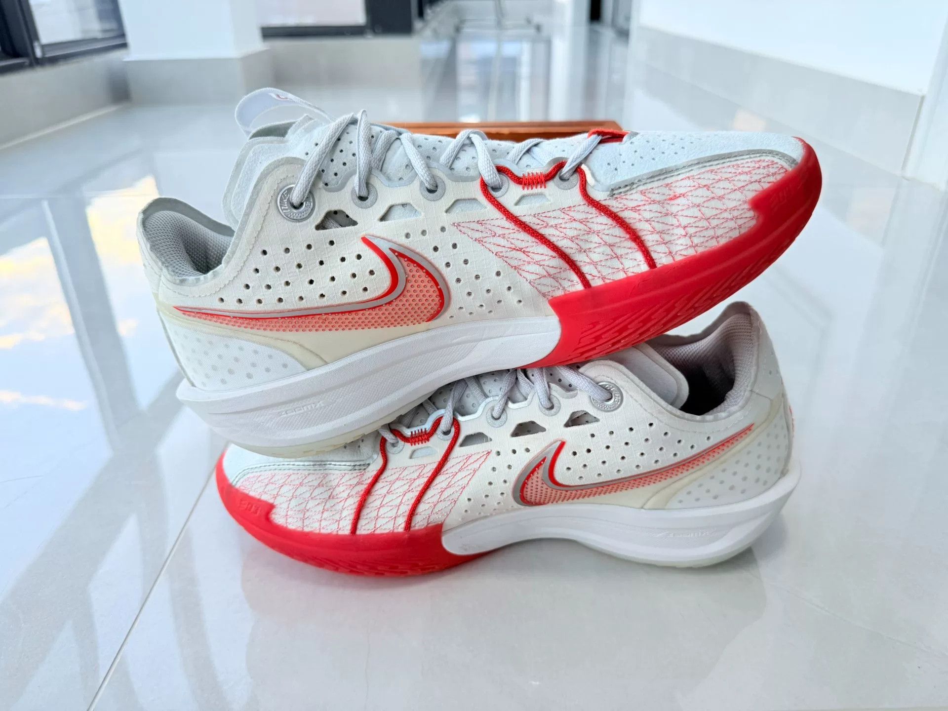 Nike Nike Red Lowtop Sneakers 10 Men Size US 10 / EU 43 - 3 Thumbnail