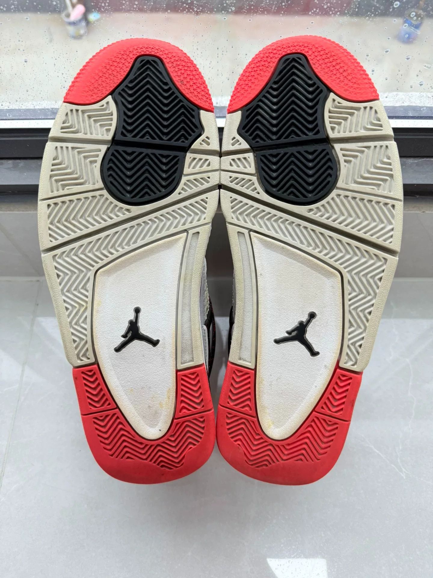 Nike Nike AJ4 Lowtop Sneakers 9 Men Size US 9 / EU 42 - 6 Thumbnail