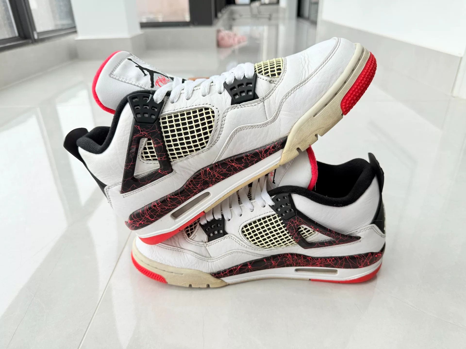 Nike Nike AJ4 Lowtop Sneakers 9 Men Size US 9 / EU 42 - 3 Thumbnail