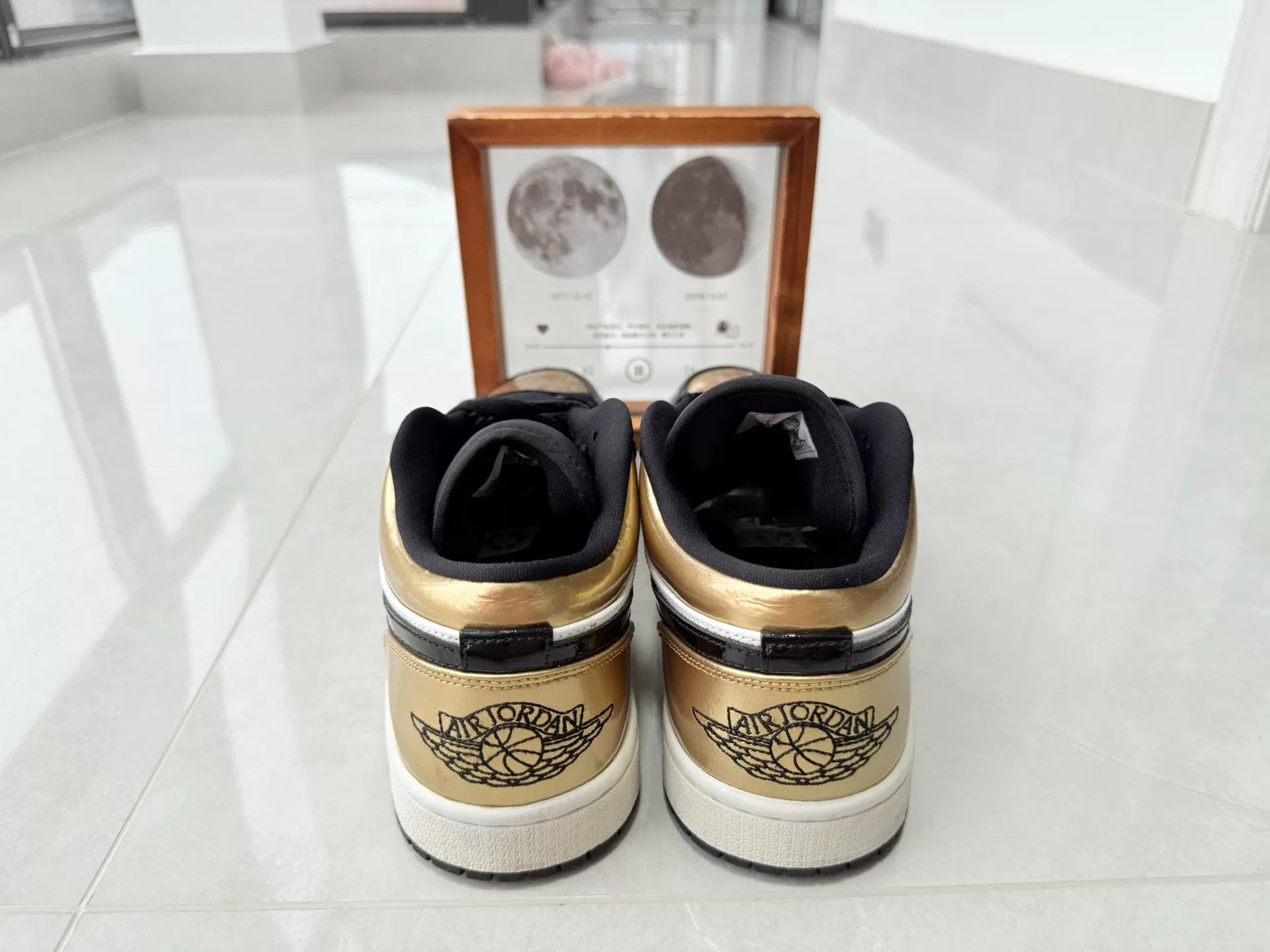 Nike Nike AJ1 Black Lowtop Sneakers 10 Men Size US 10 / EU 43 - 5 Thumbnail