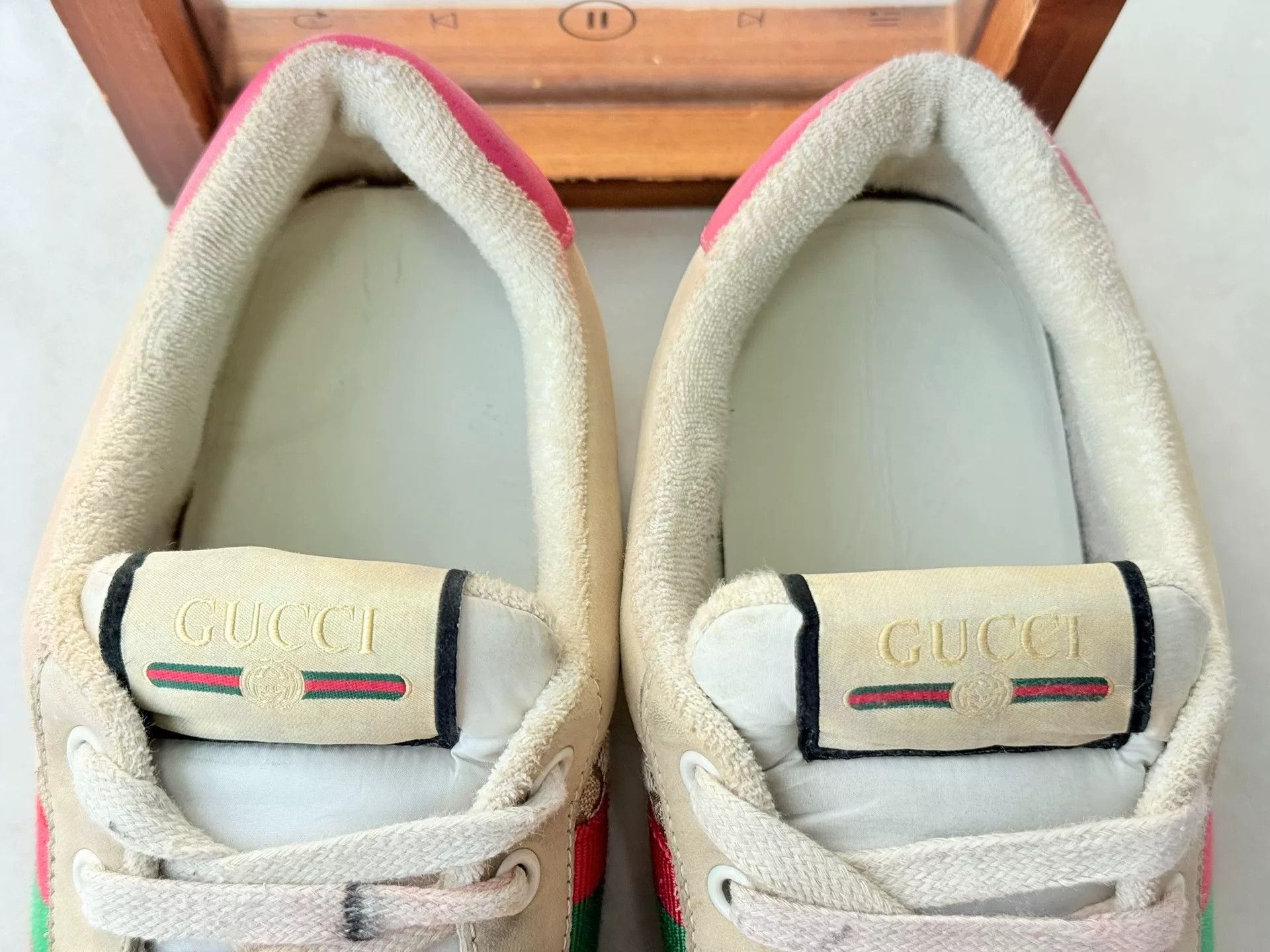 Gucci Gucci Distressed Lowtop Sneakers 7 Men Size US 7 / EU 40 - 9 Thumbnail
